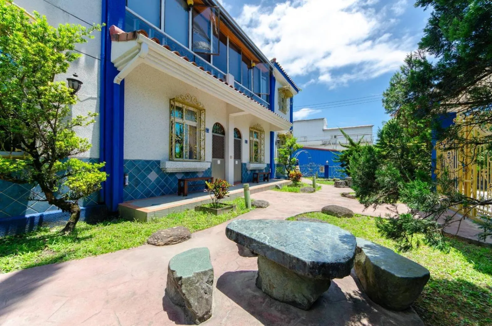 Sun Lu Holiday Homestay