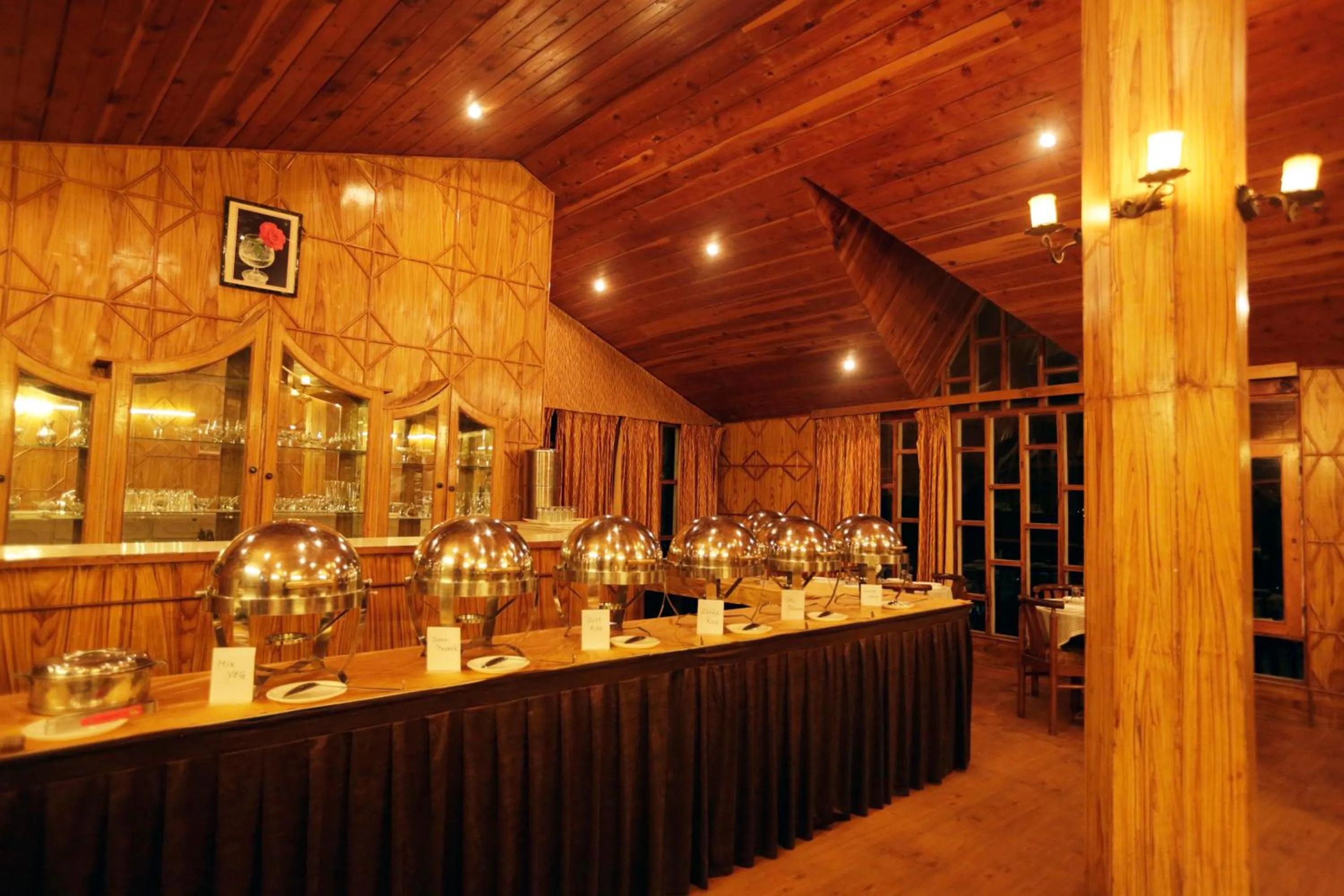 Food and drinks in Hotel Glacier Resort