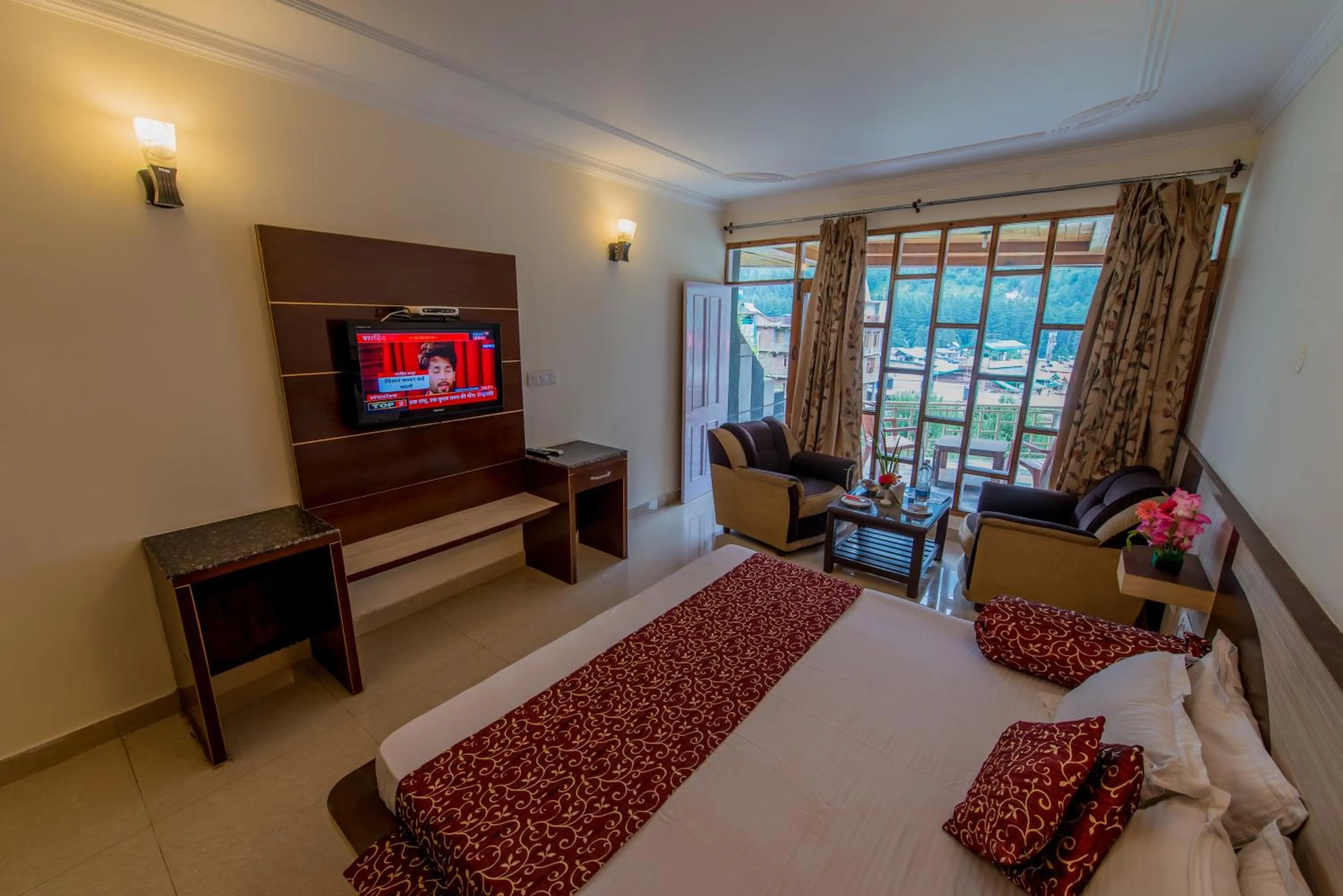 Bed in Hotel Glacier Resort