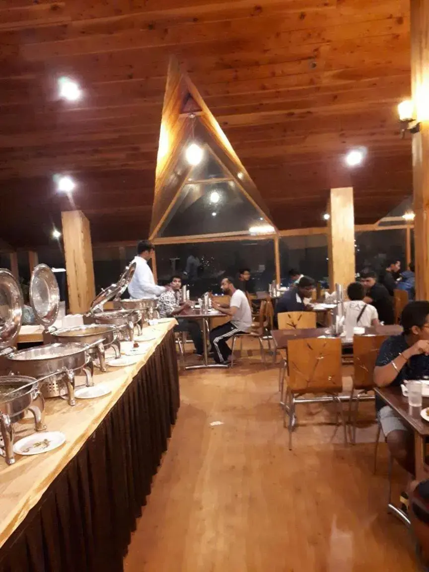 Restaurant/places to eat in Hotel Glacier Resort Restaurant/places to eat in Hotel Glacier Resort