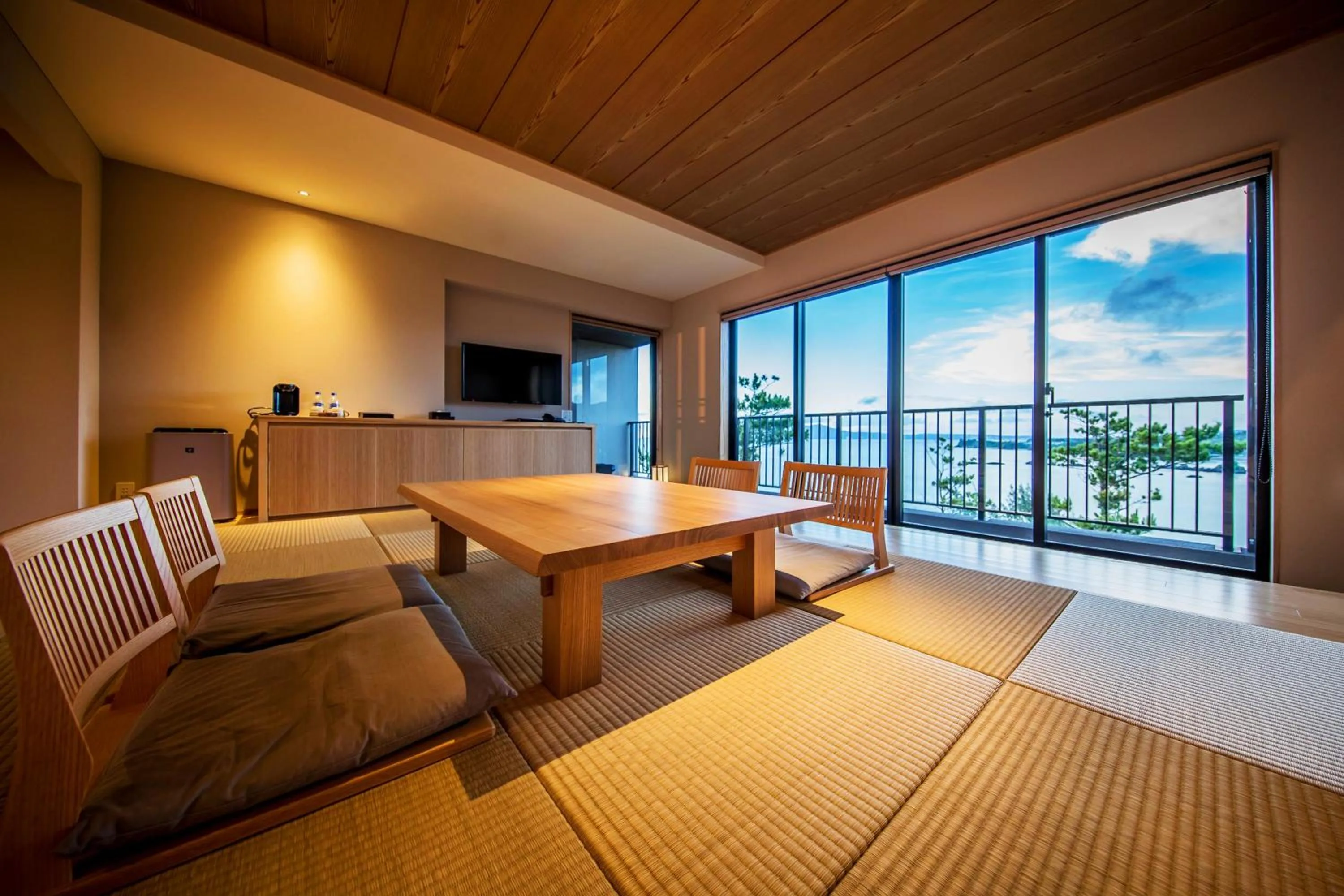 Photo of the whole room in Umino Ryotei Okinawa Nakamasou