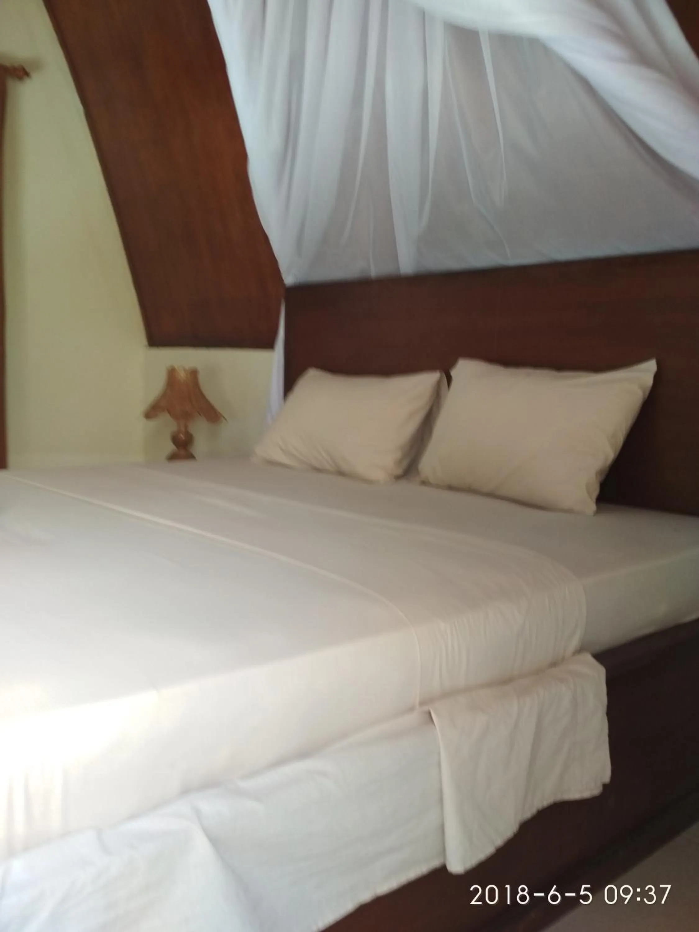 Breakfast, Bed in Cnunk Bungalow