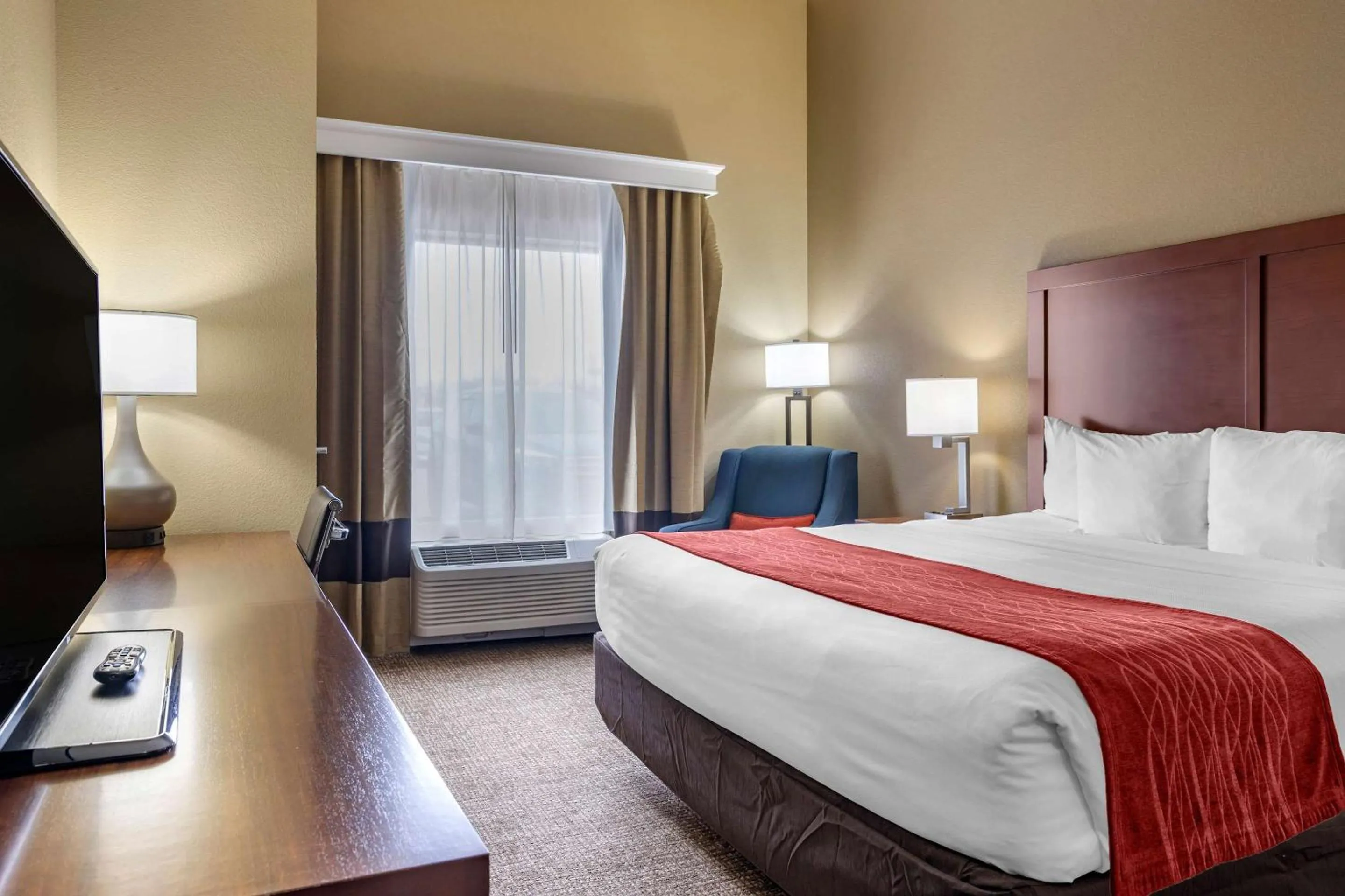 Bedroom, Bed in Comfort Inn & Suites Augusta