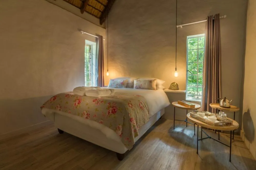 Bedroom, Bed in Pierneef's Kraal