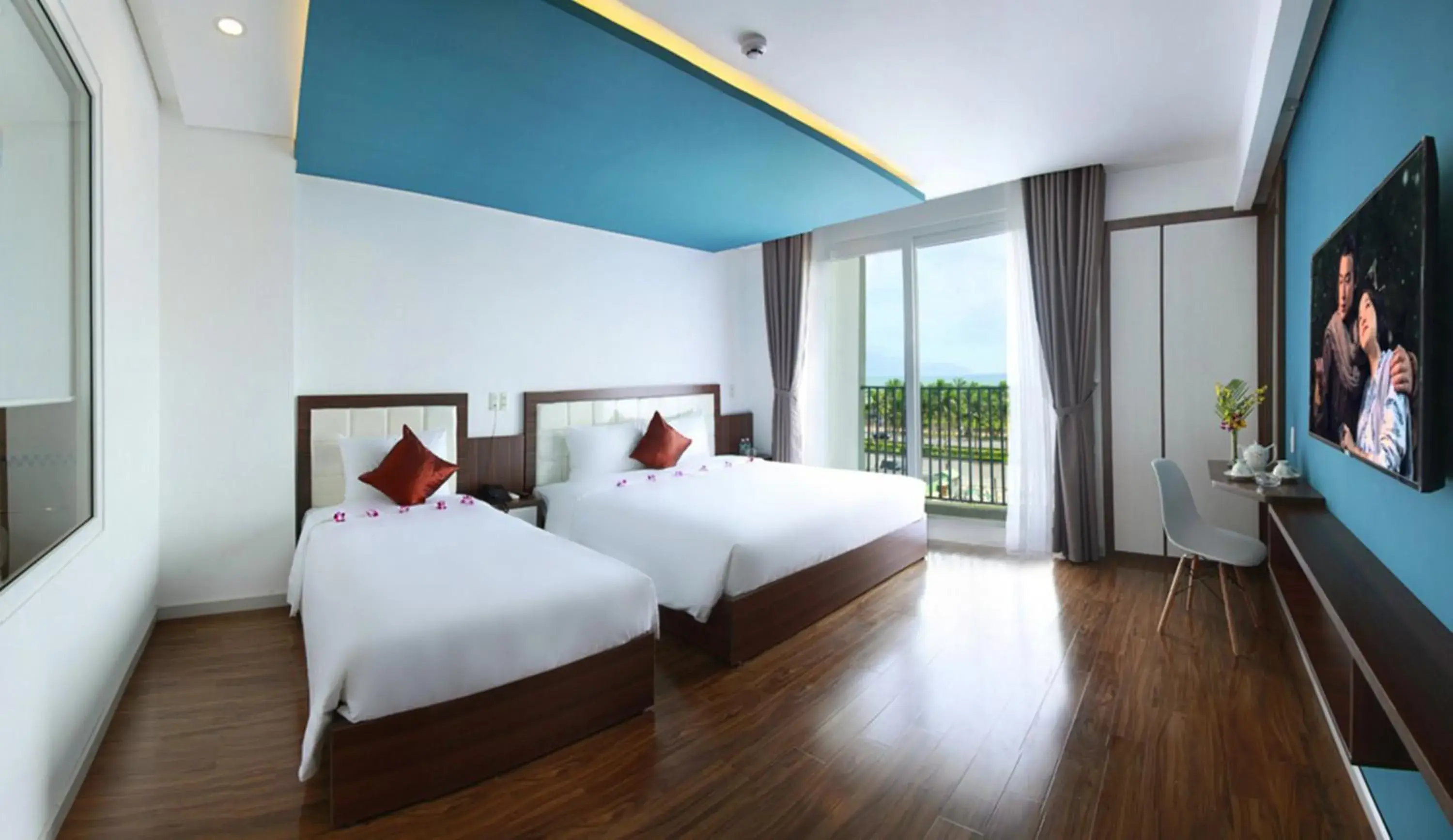 Bedroom, Bed in Rich Hotel Bedroom, Bed in Rich Hotel