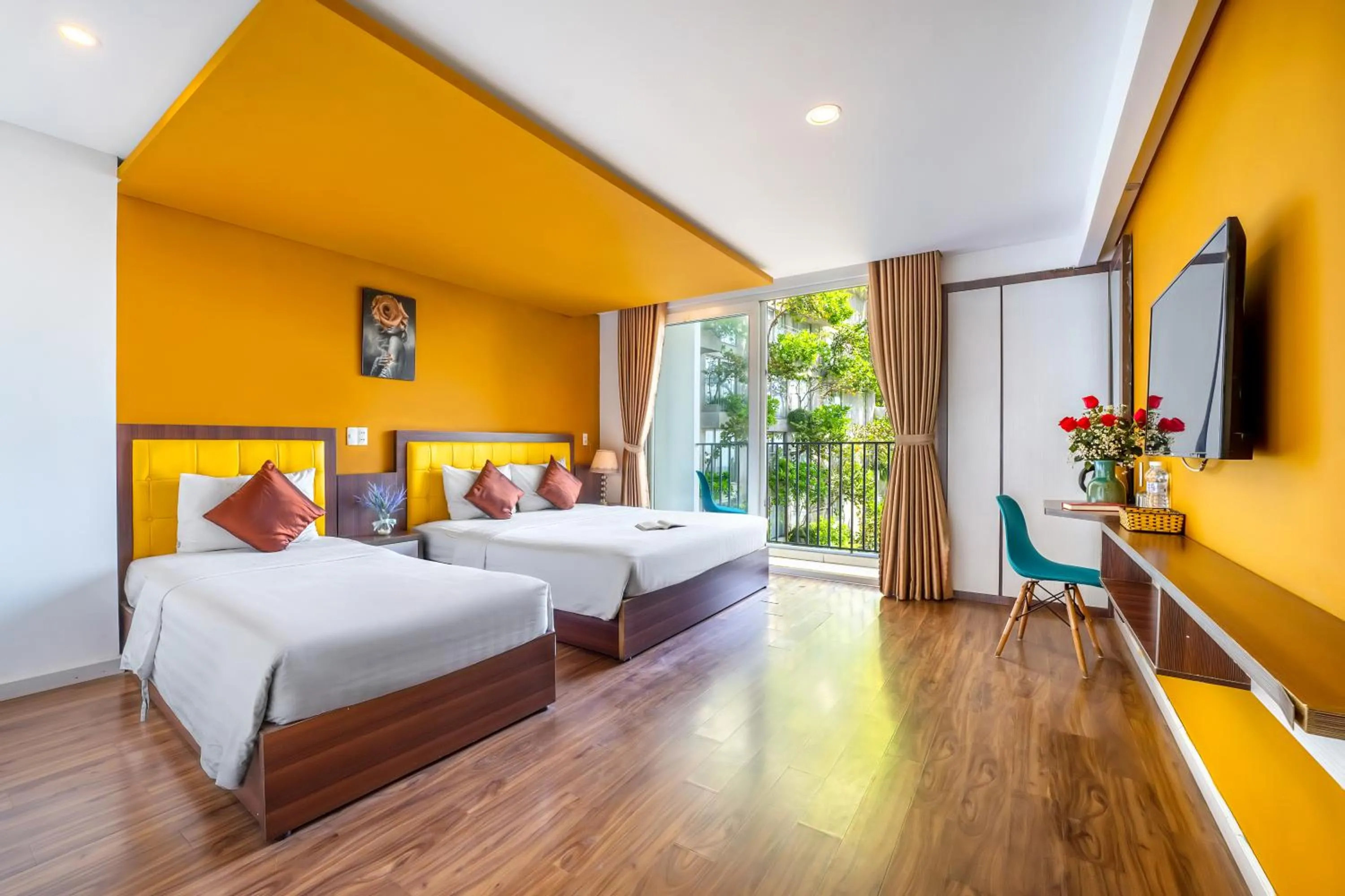 Bedroom, Bed in Rich Hotel