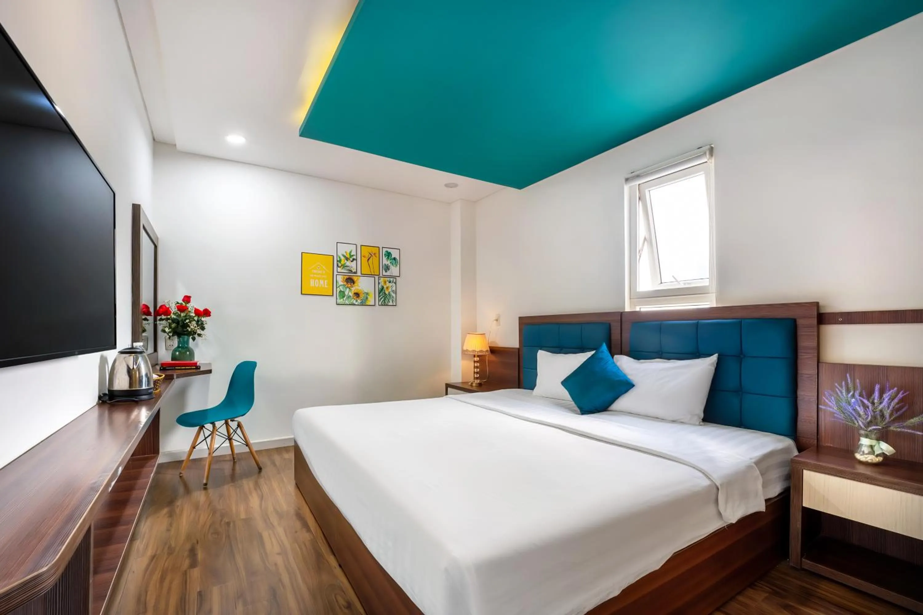 Bedroom, Bed in Rich Hotel