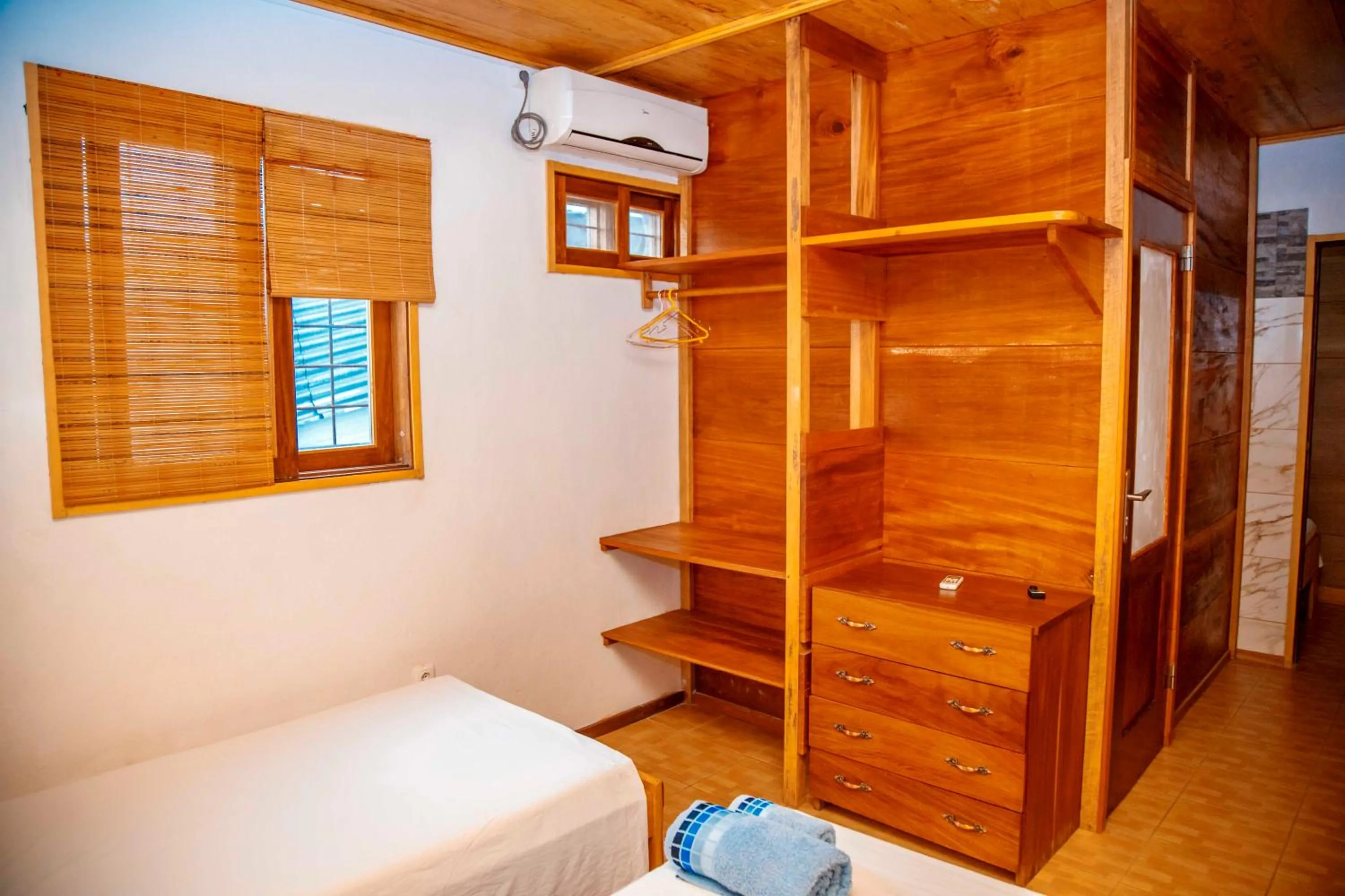 Bathroom, Bed in Albergaria Porcelana