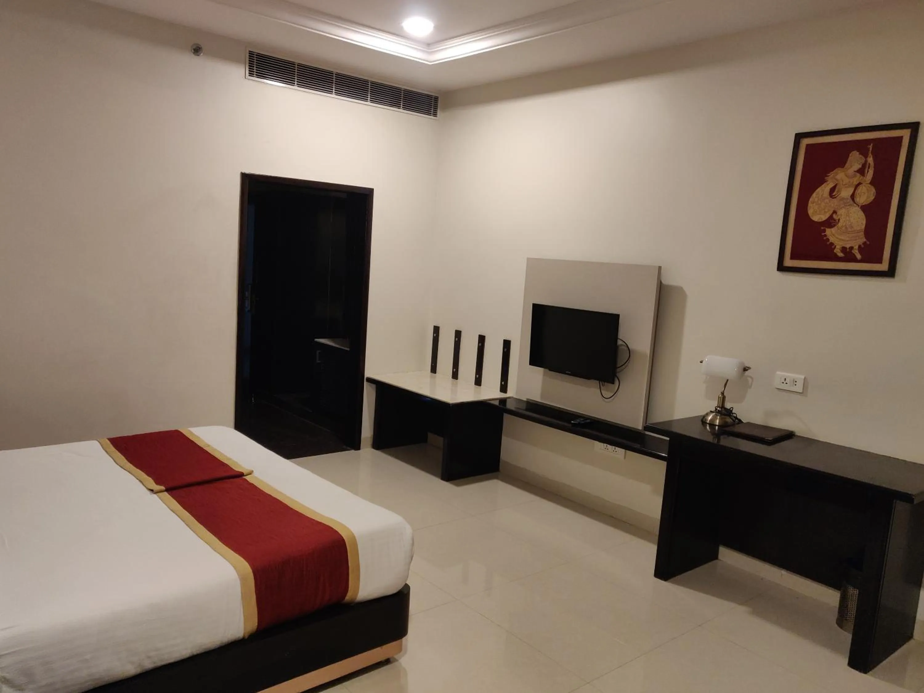 TV and multimedia, Bed in Chandra Grand