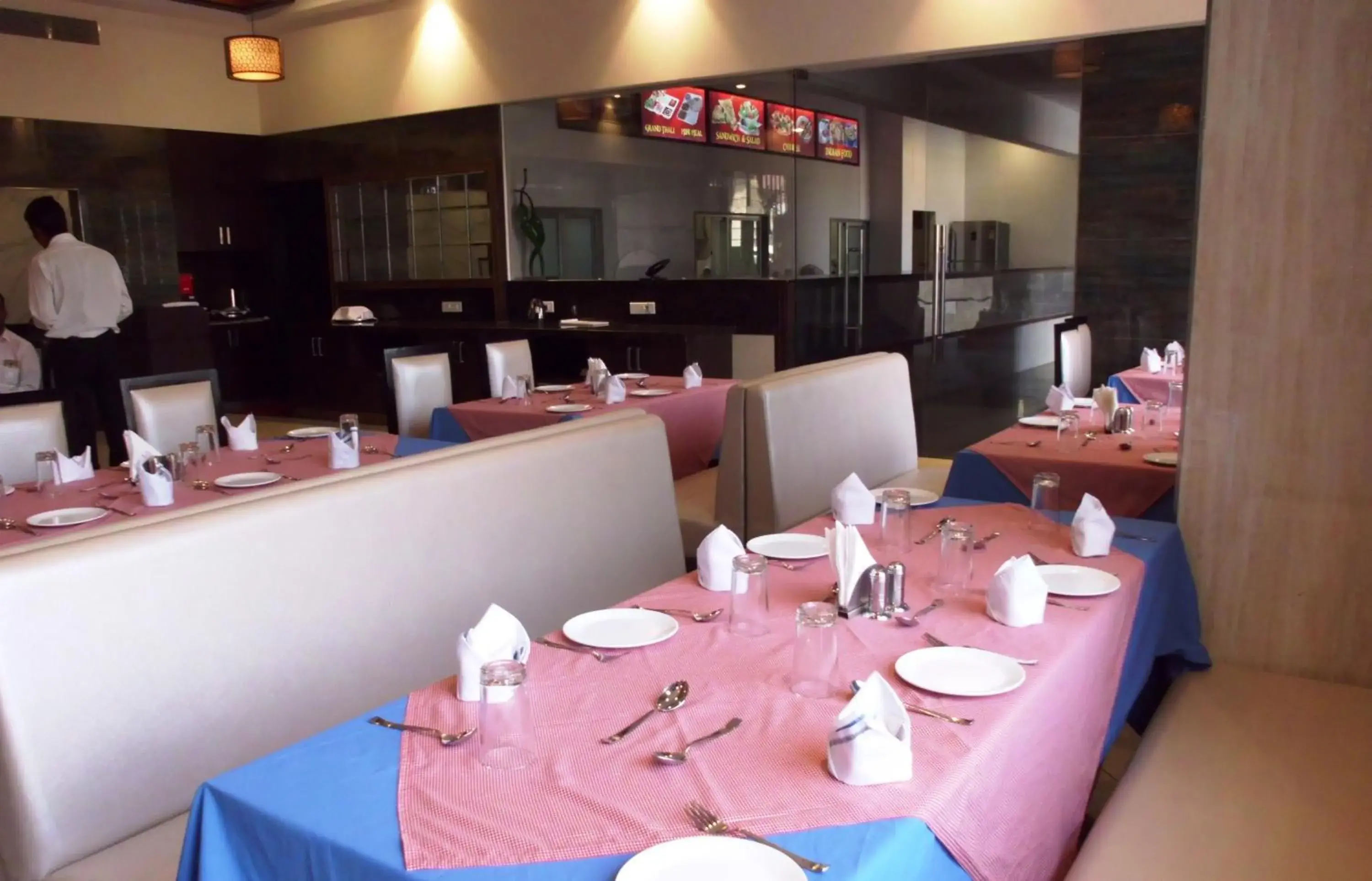 Restaurant/places to eat in Chandra Grand Restaurant/places to eat in Chandra Grand