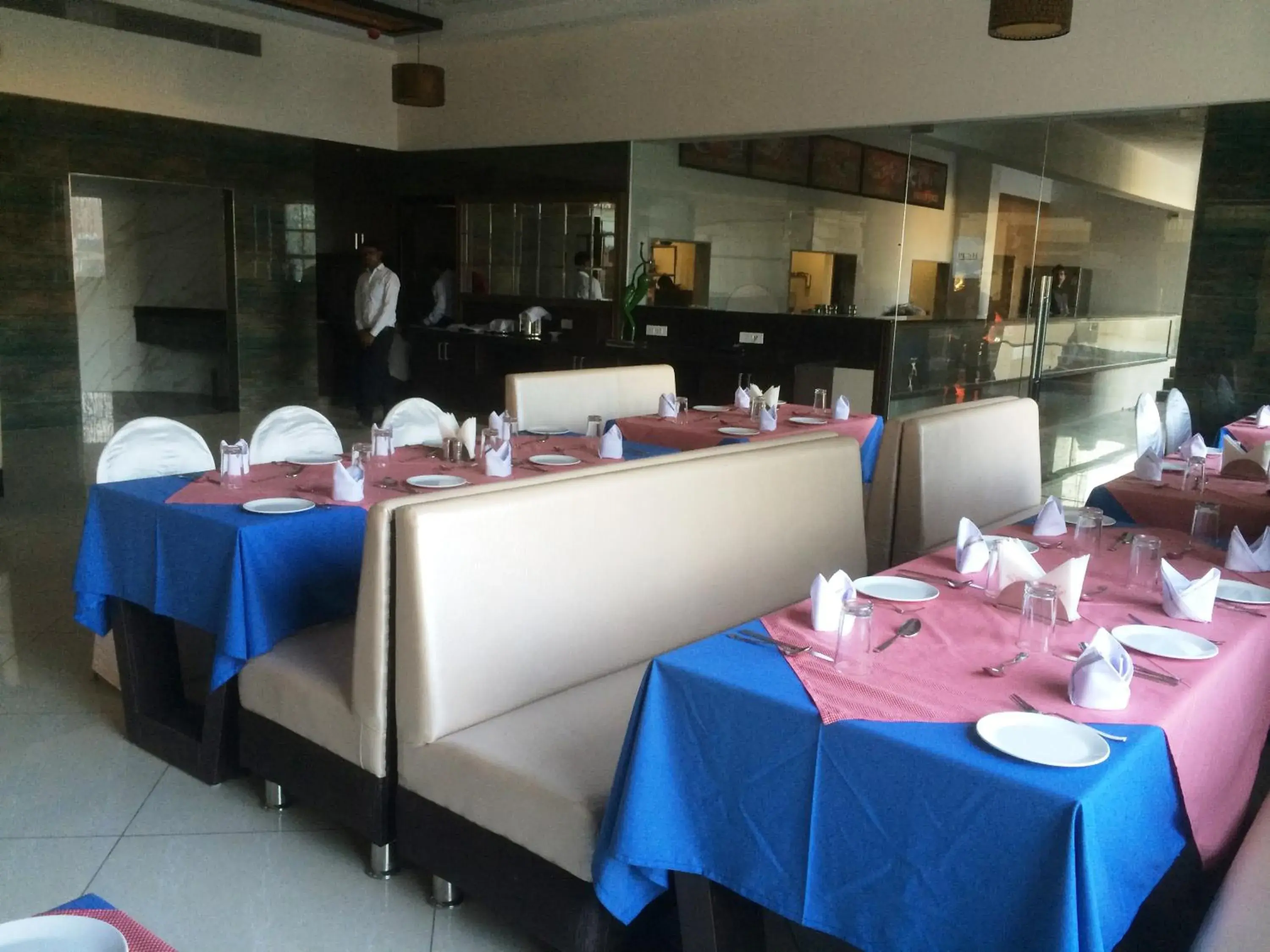 Restaurant/places to eat in Chandra Grand Restaurant/places to eat in Chandra Grand