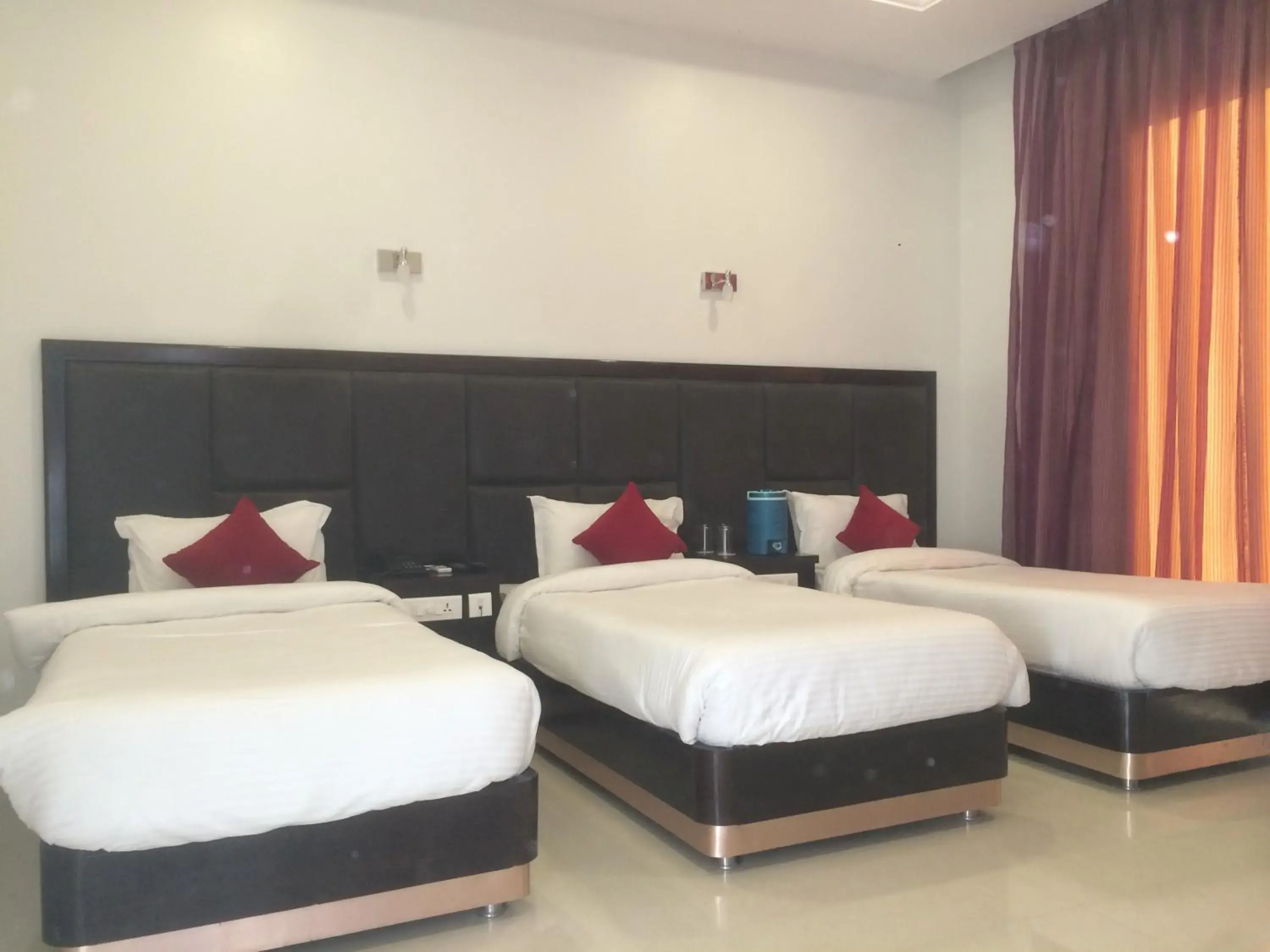 Photo of the whole room, Bed in Chandra Grand Photo of the whole room, Bed in Chandra Grand