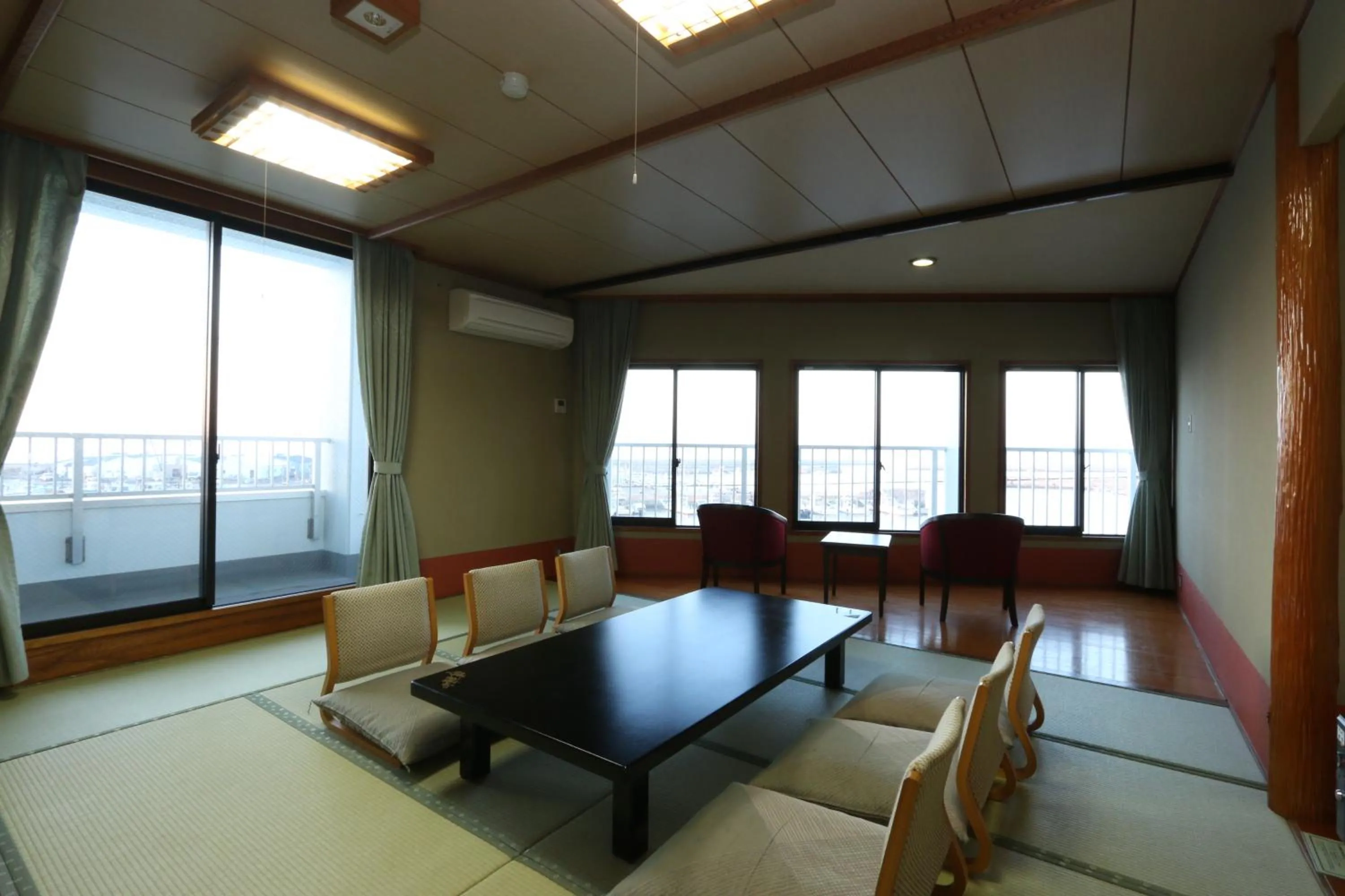 Photo of the whole room in Hotel Seikaisou