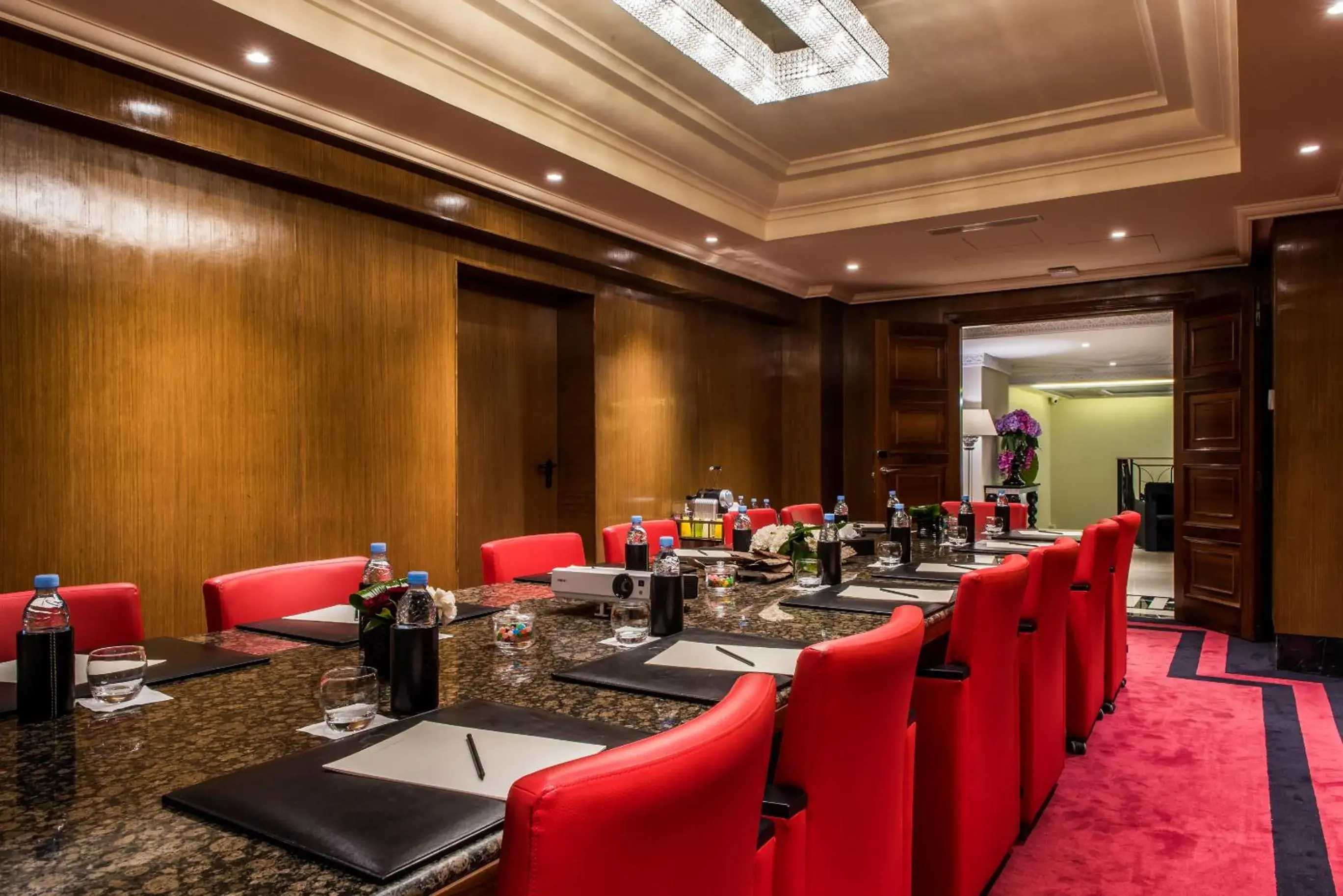 Meeting/conference room, Restaurant/Places to Eat in Le Casablanca Hotel