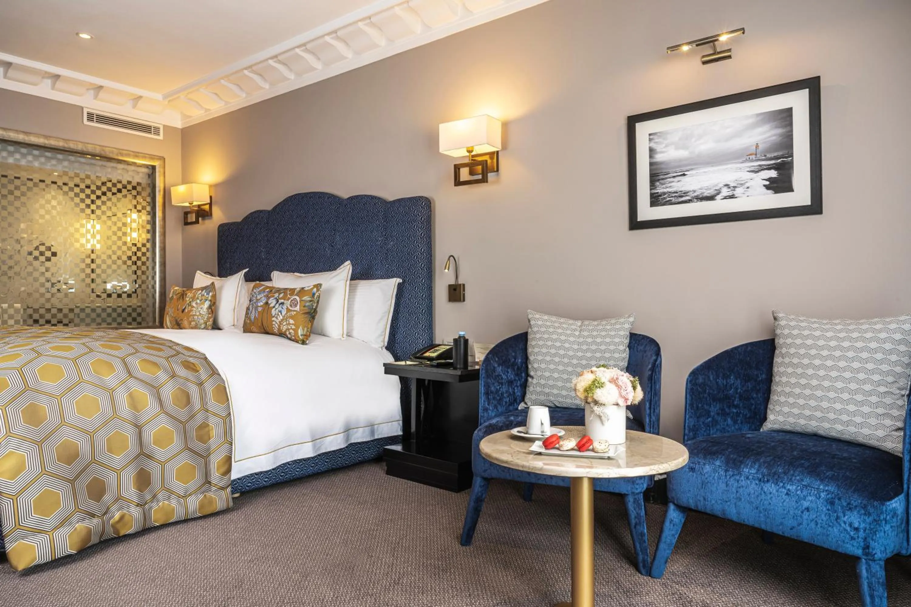 Photo of the whole room, Bed in Le Casablanca Hotel