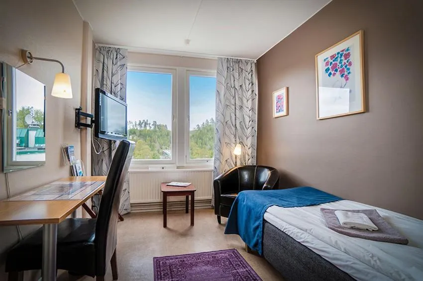 Mountain view, Bed in Hotel Sollefteå