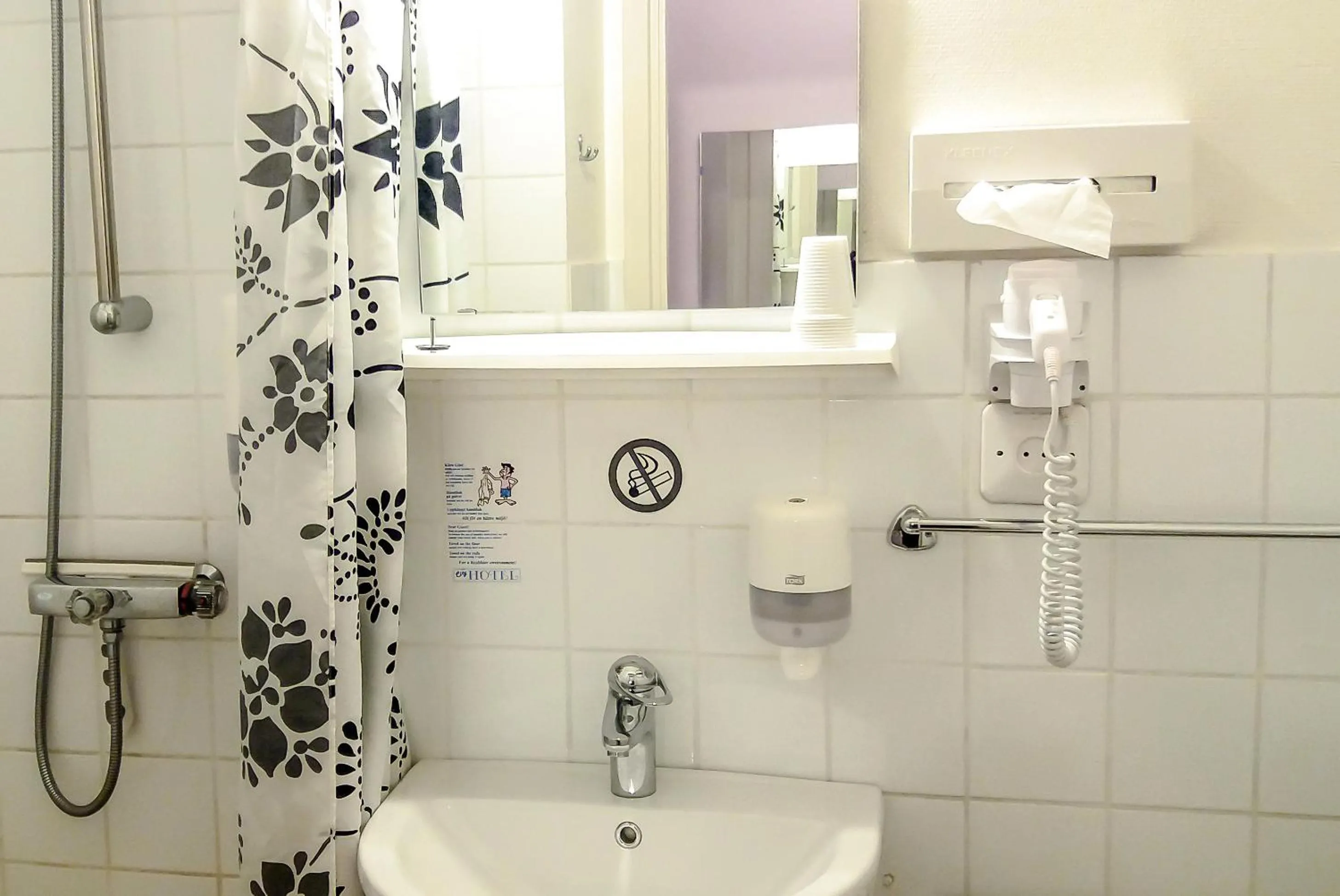 Shower in Hotel Sollefteå