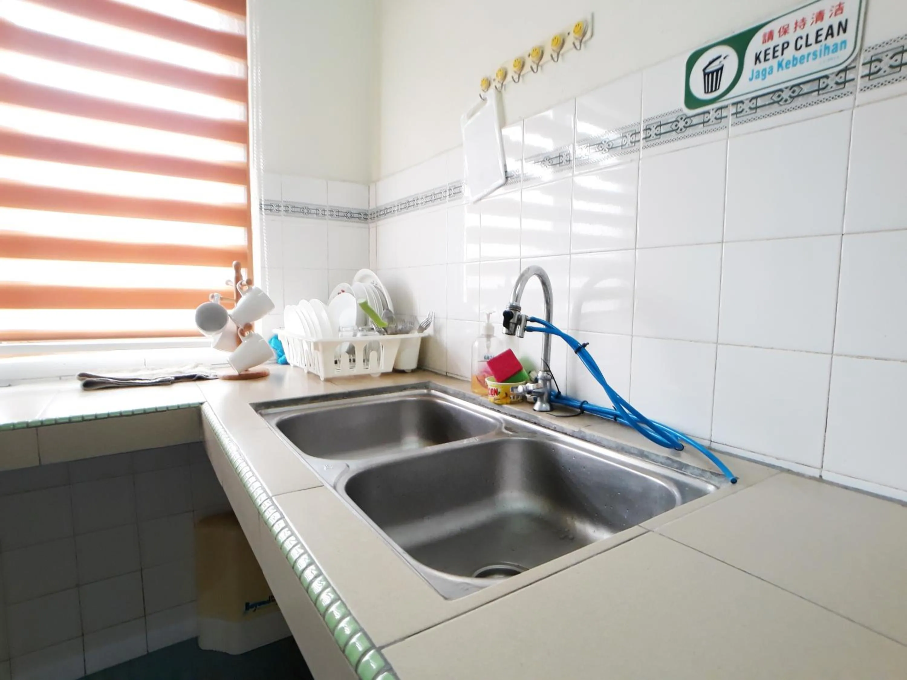 Kitchen or kitchenette in JJ Melaka Holiday home