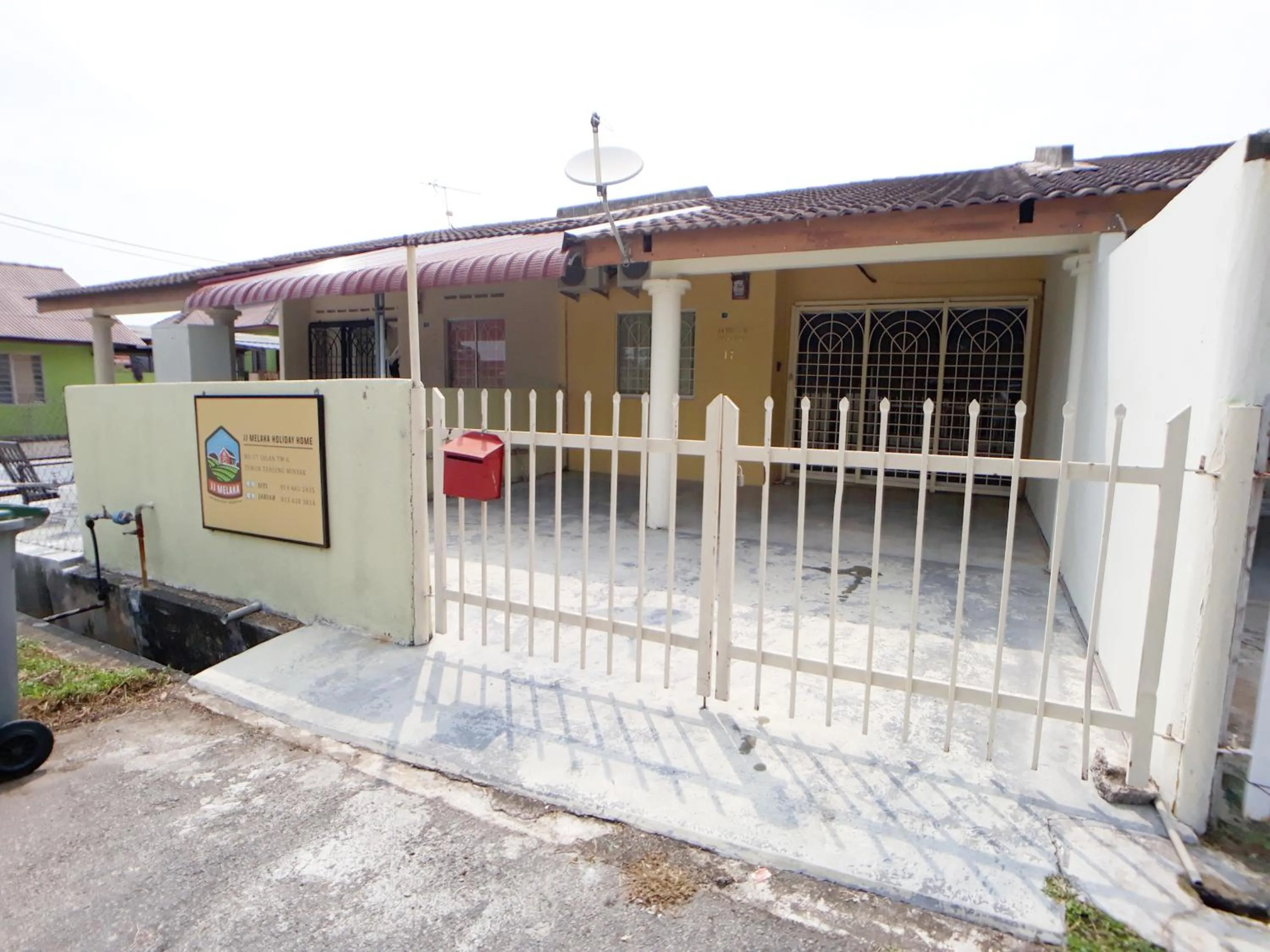 Facade/entrance in JJ Melaka Holiday home