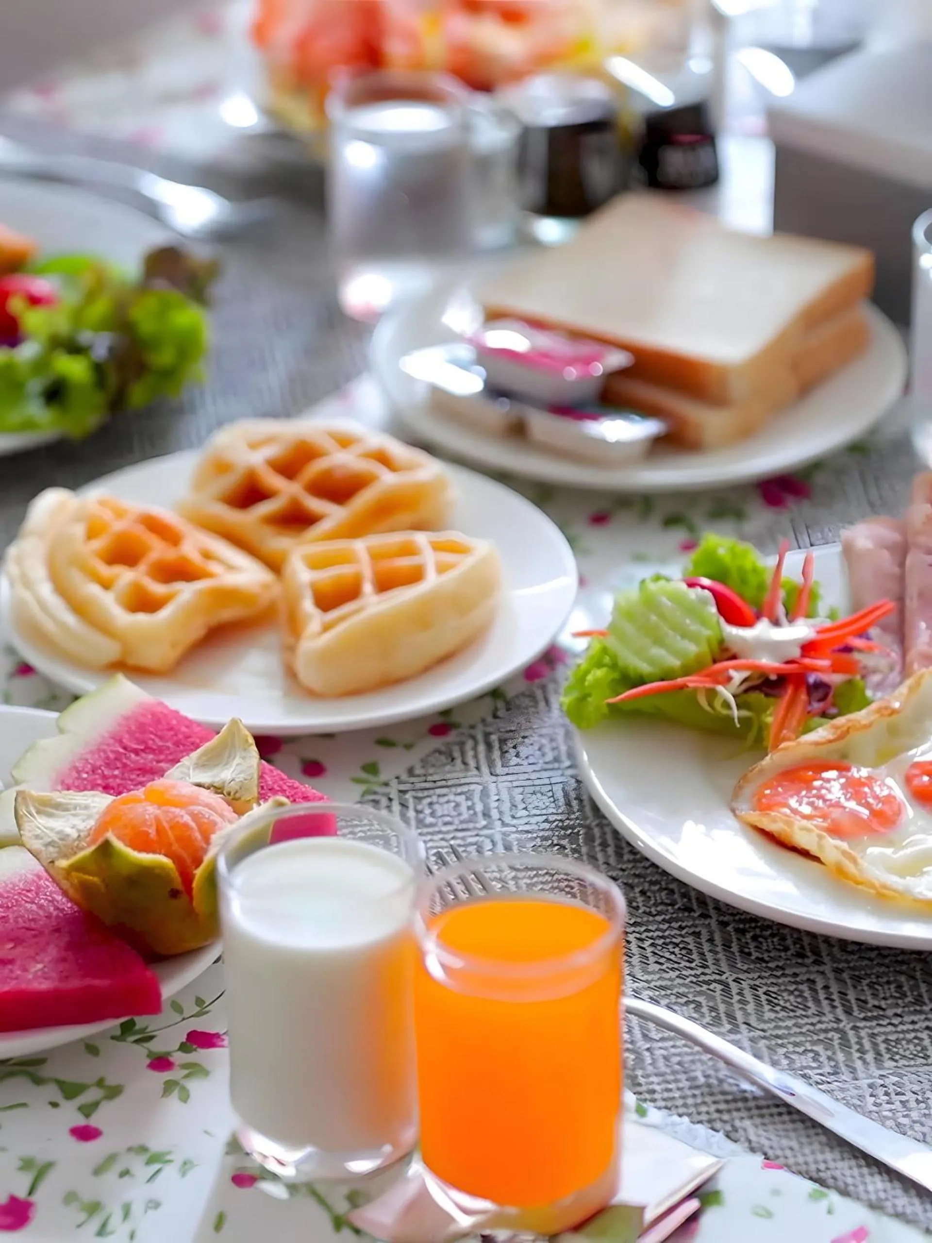 Breakfast in Phoenix Grand Patong