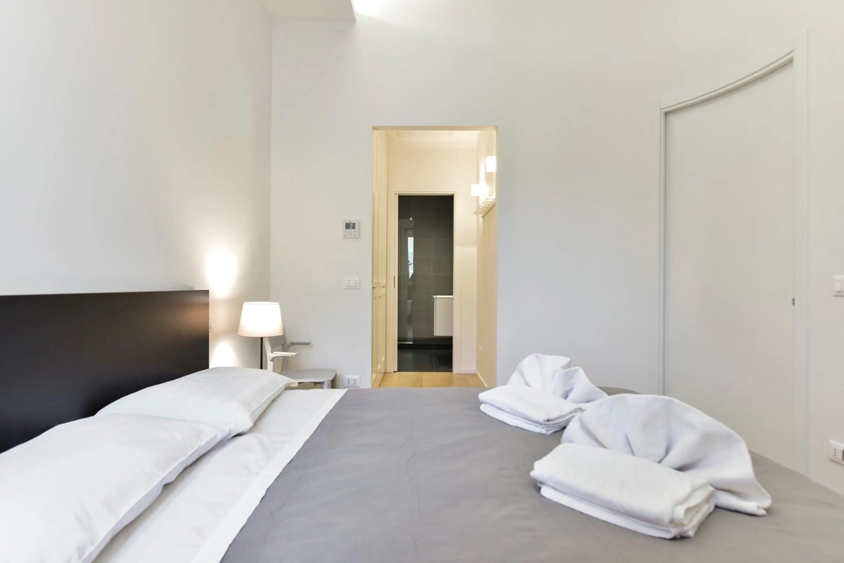 Bed in Campo de' Fiori Brand New Apartment