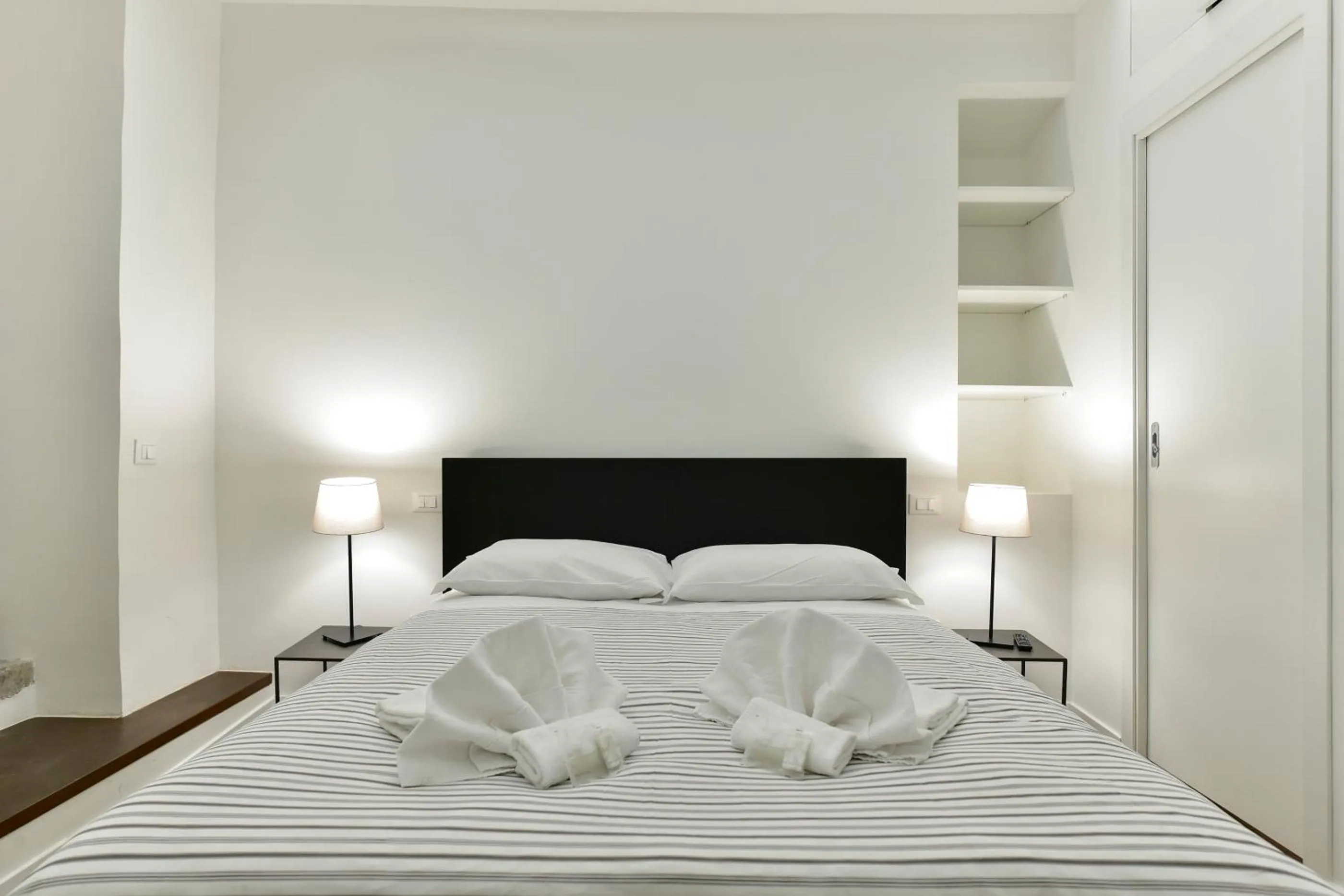 Bed in Campo de' Fiori Brand New Apartment
