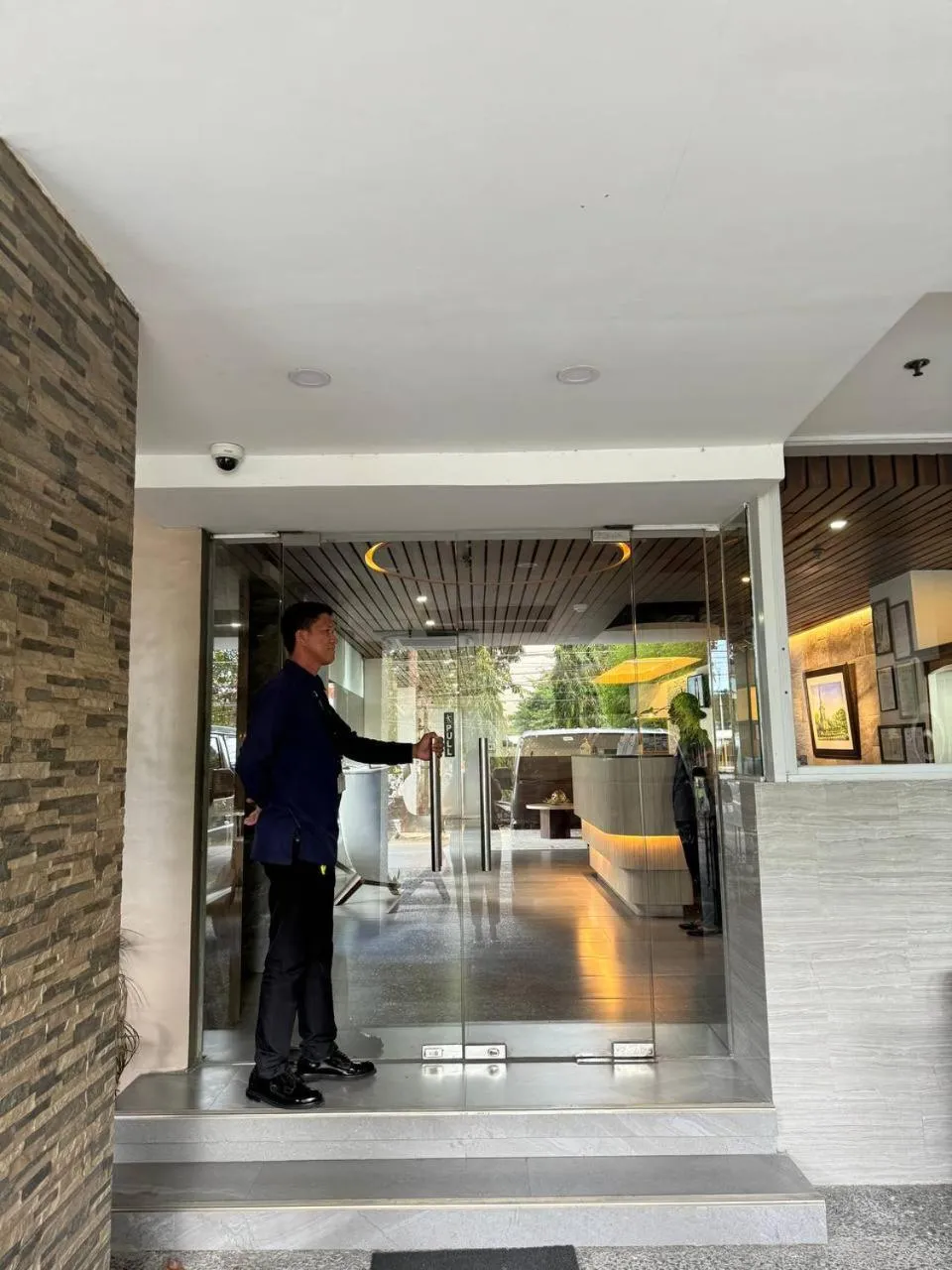 Property building in Chambre Hotel Mactan