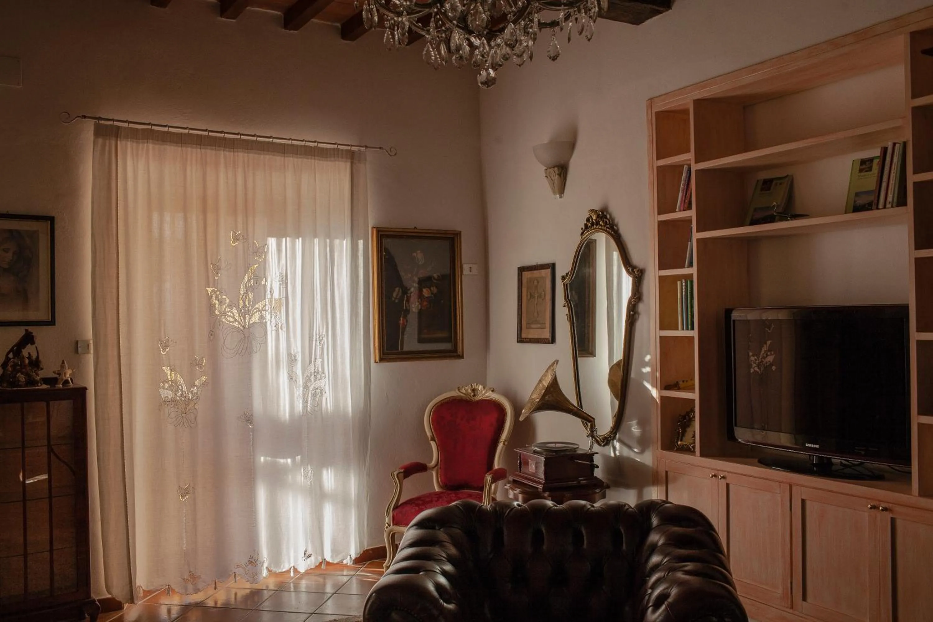 Communal lounge/ TV room in Borgo della Rocca