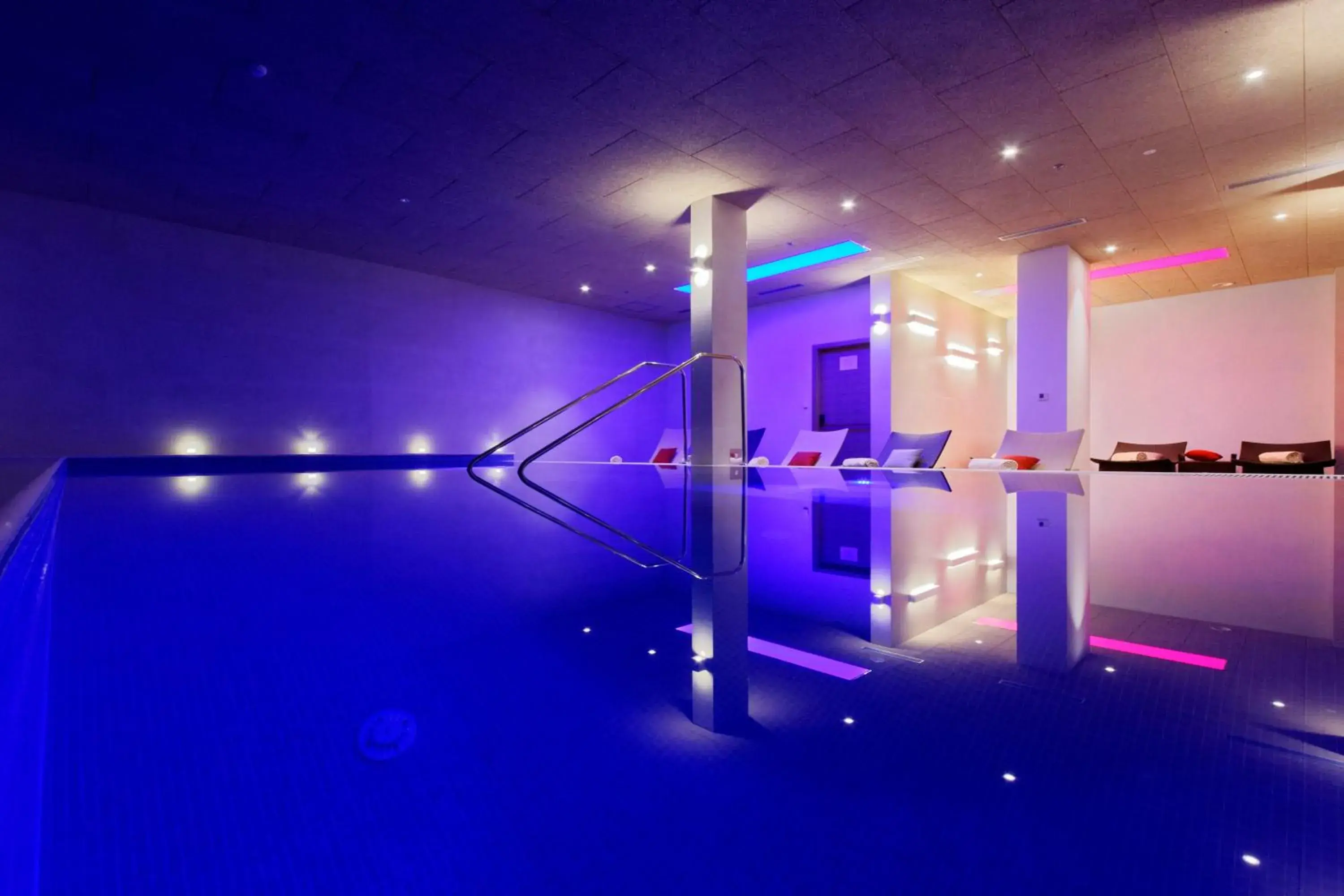 Swimming pool in Hotel Ola - Adults Only Swimming pool in Hotel Ola - Adults Only