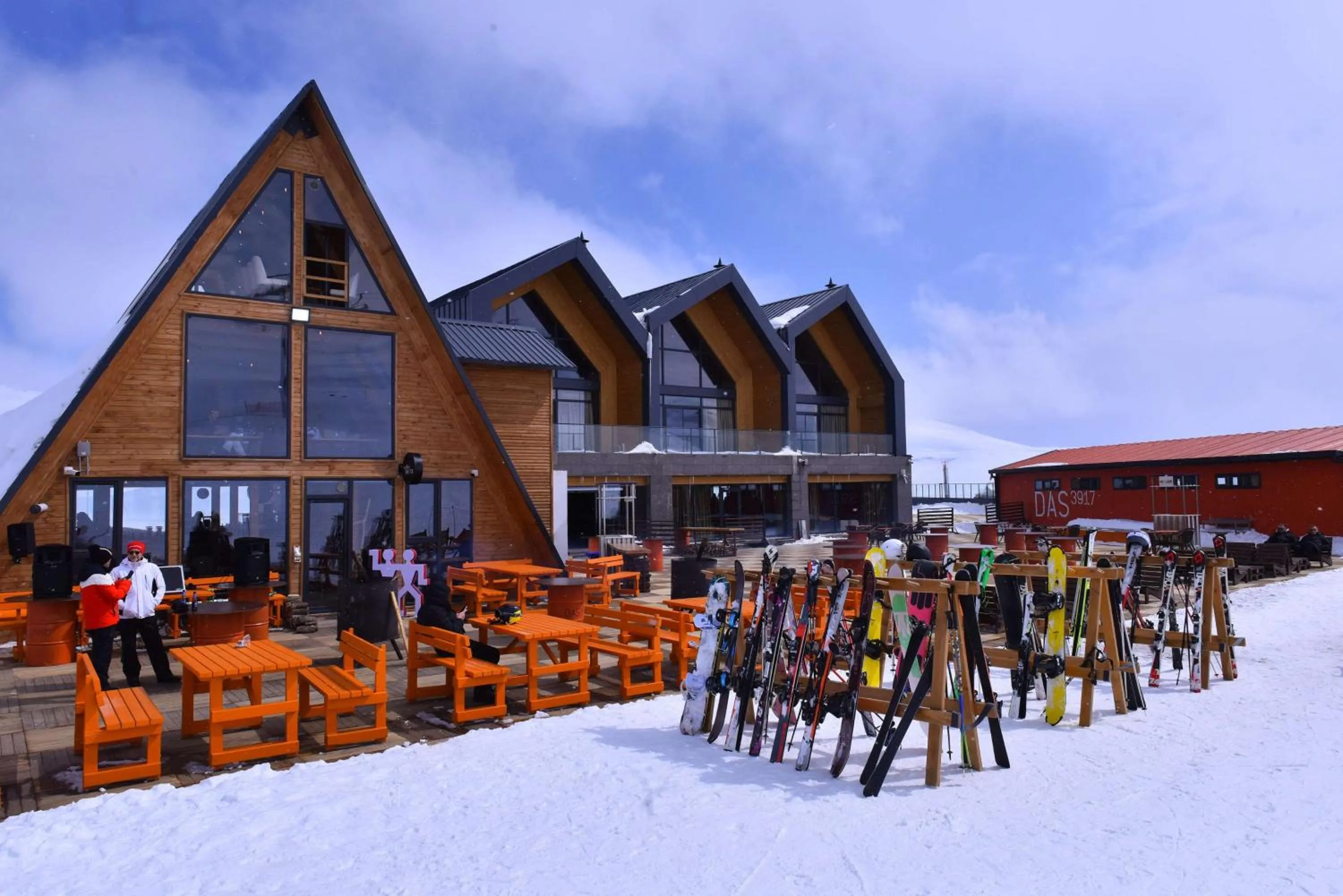 Property building in Das 3917