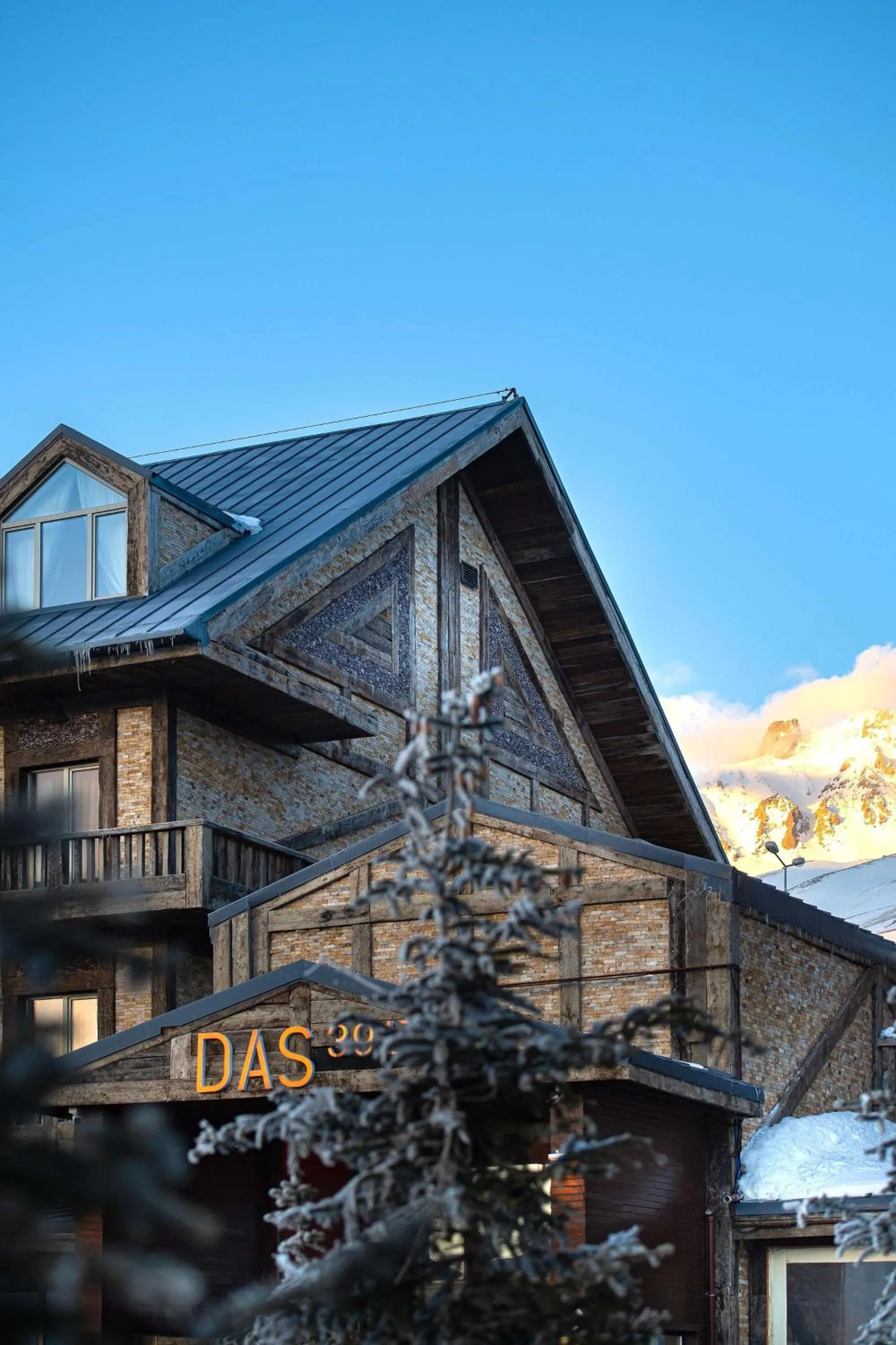 Property building in Das 3917