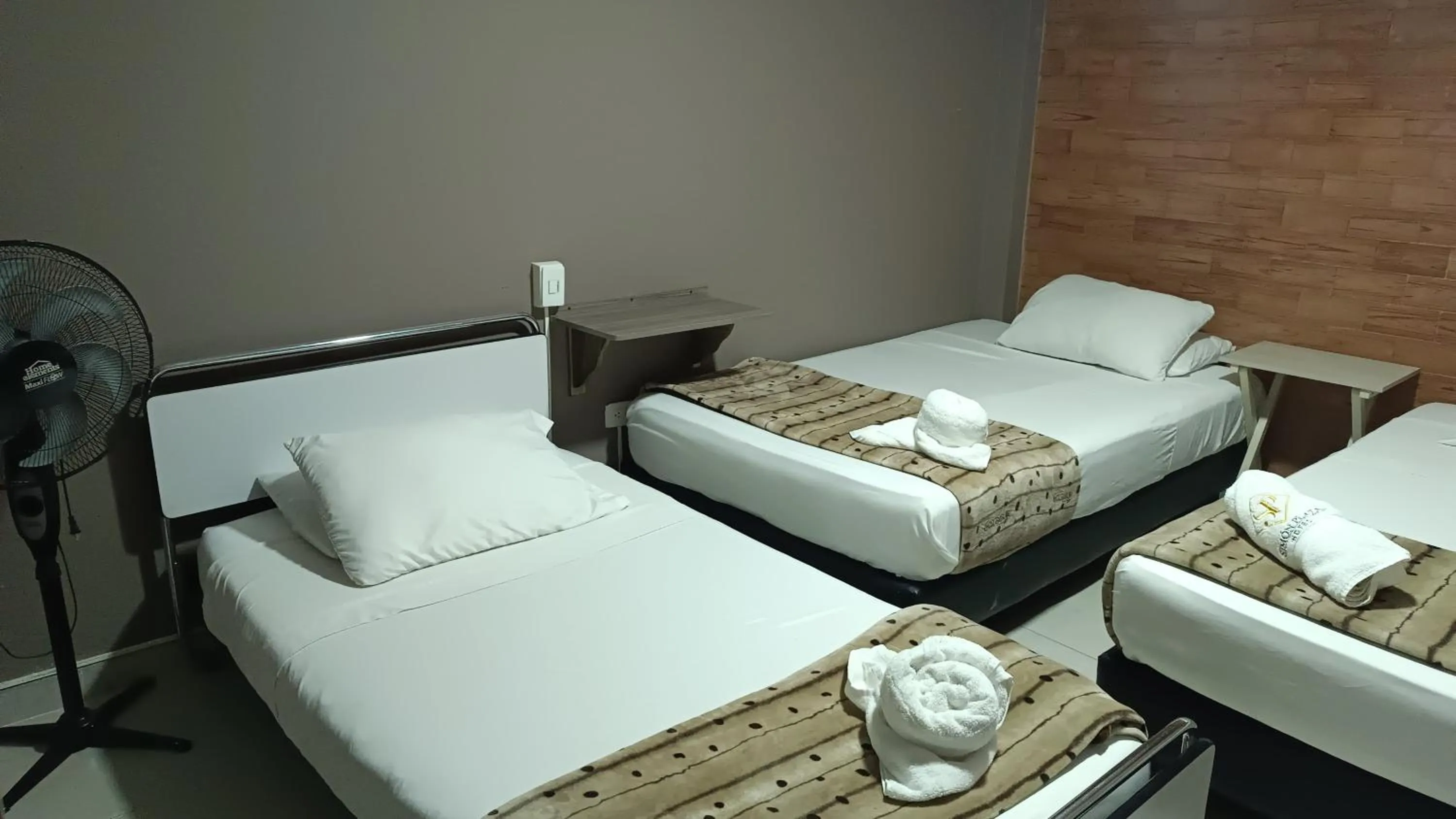 Bed in Hotel Simón Plaza