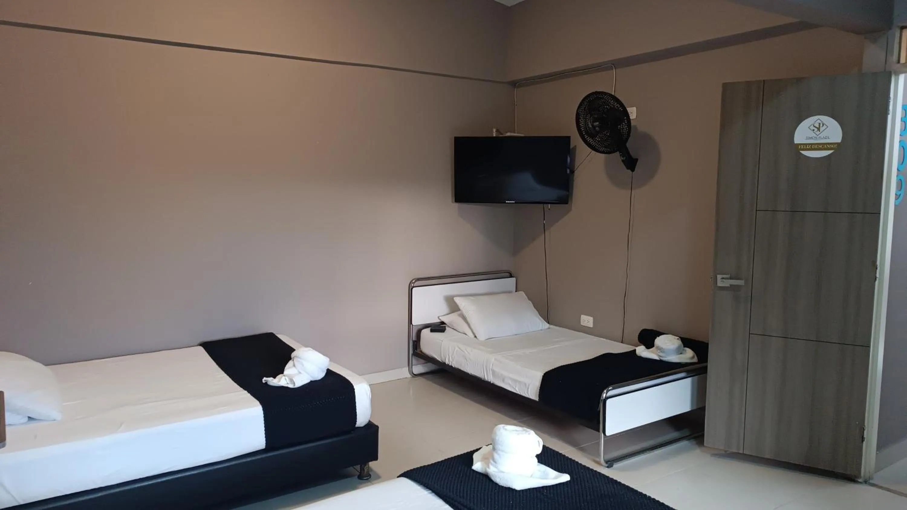 Bed in Hotel Simón Plaza