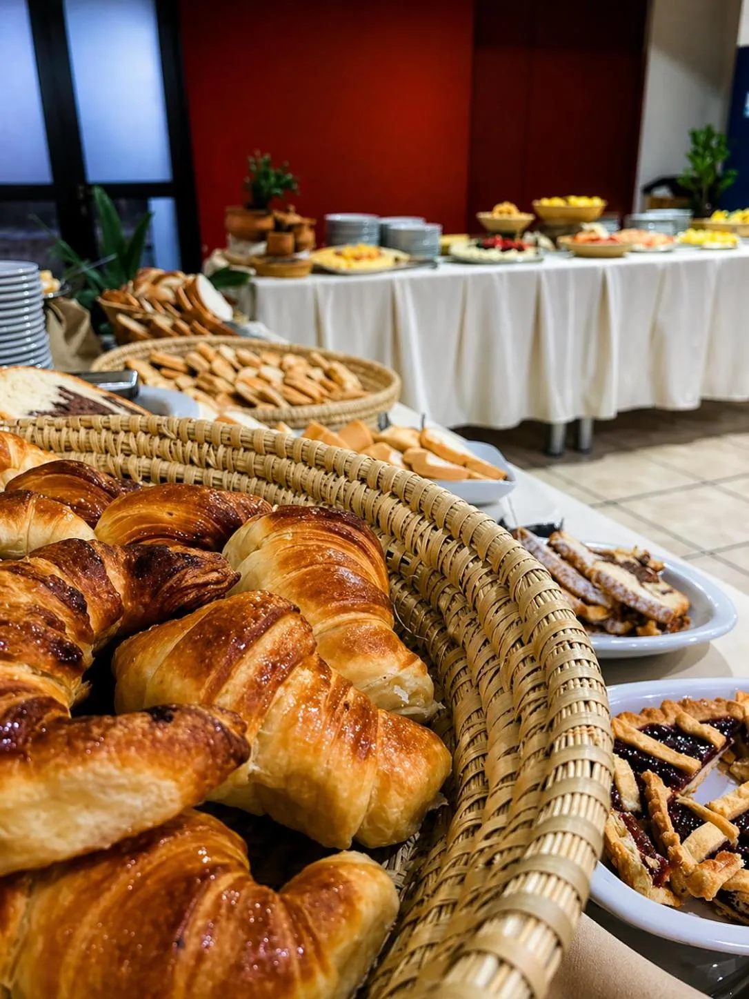 Breakfast in Grand Hotel by MH