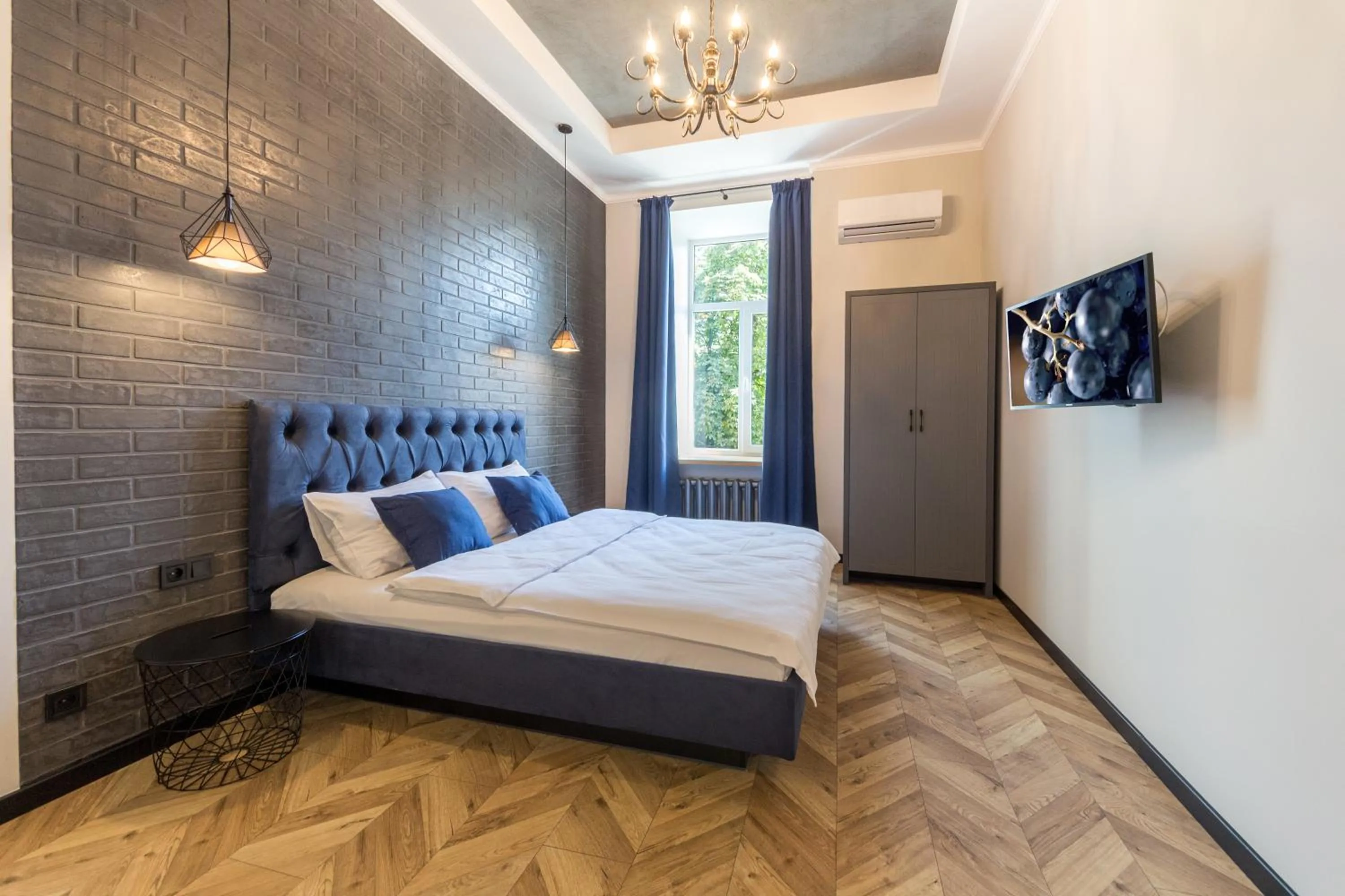 Design Studio Apartment - Mykhailivska str. 24V in DayFlat Apartments on Mykhailivs'ka
