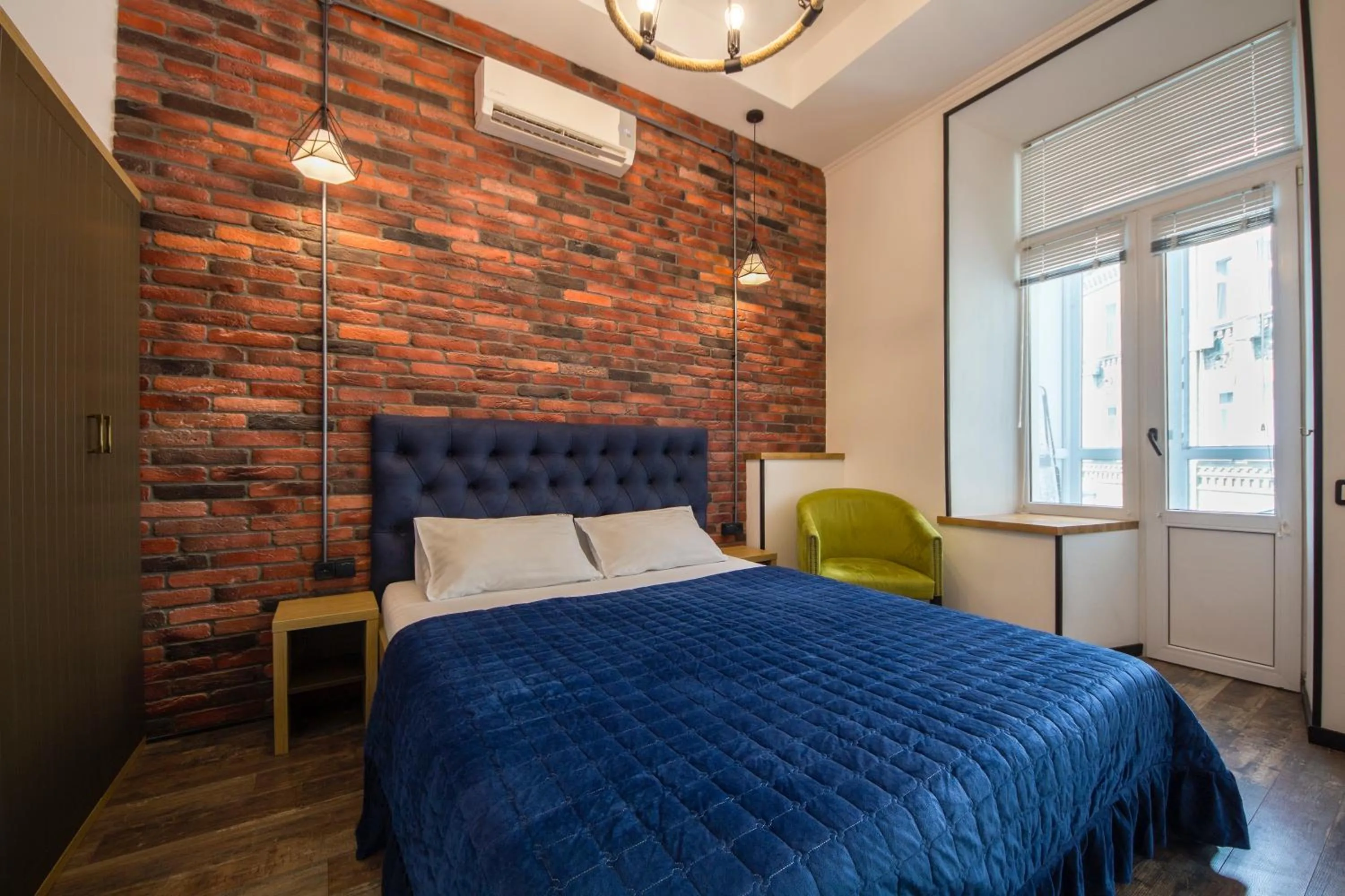 Superior Apartment with Balcony - Mykhailivska str. 24V in DayFlat Apartments on Mykhailivs'ka