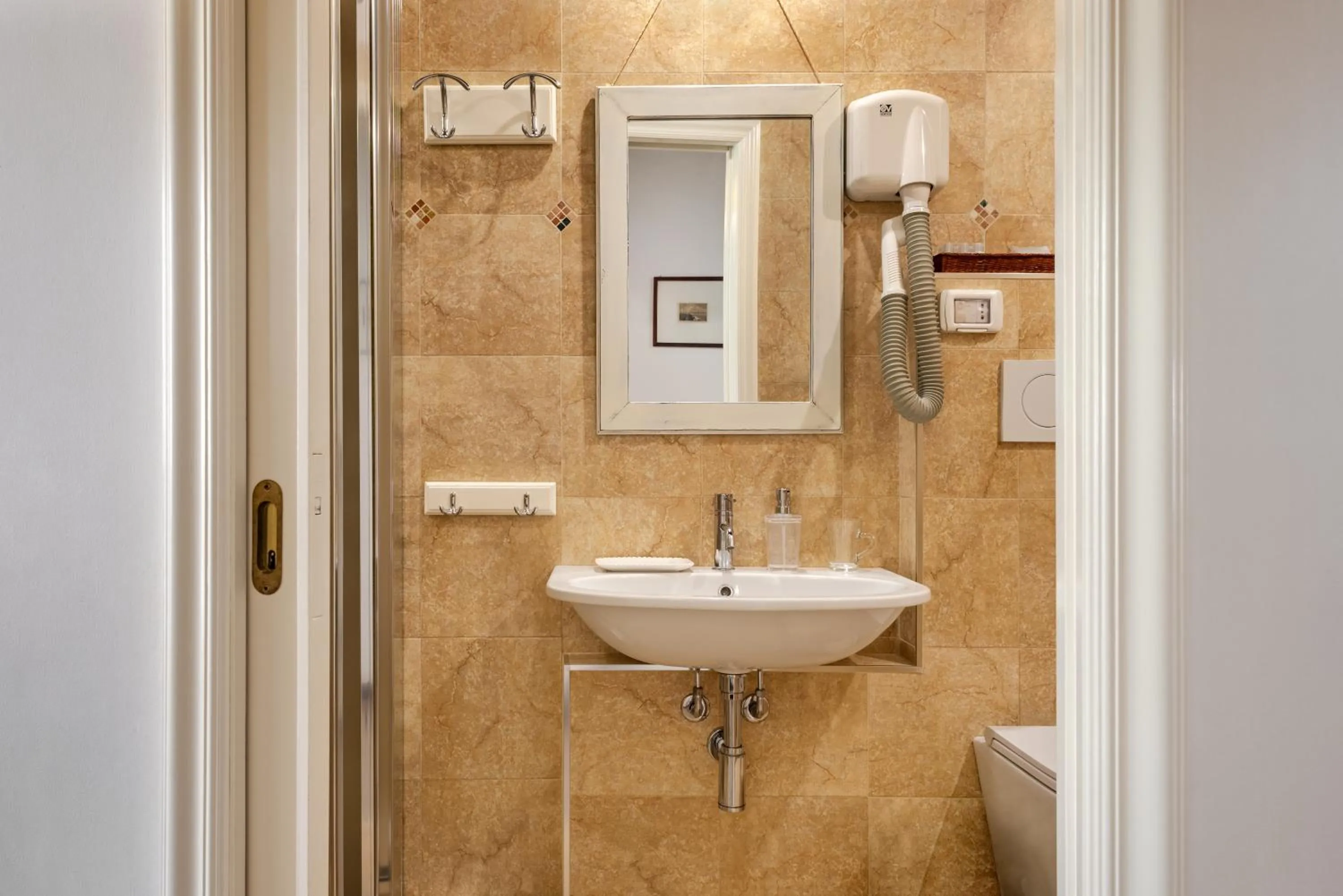 Bathroom in Palazzo De Tomasi B&B