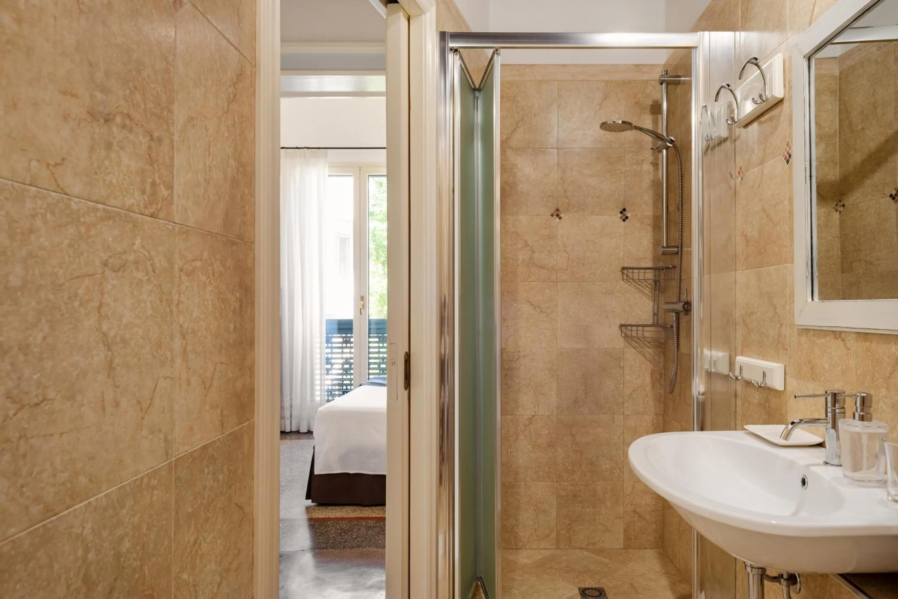 Bathroom in Palazzo De Tomasi B&B