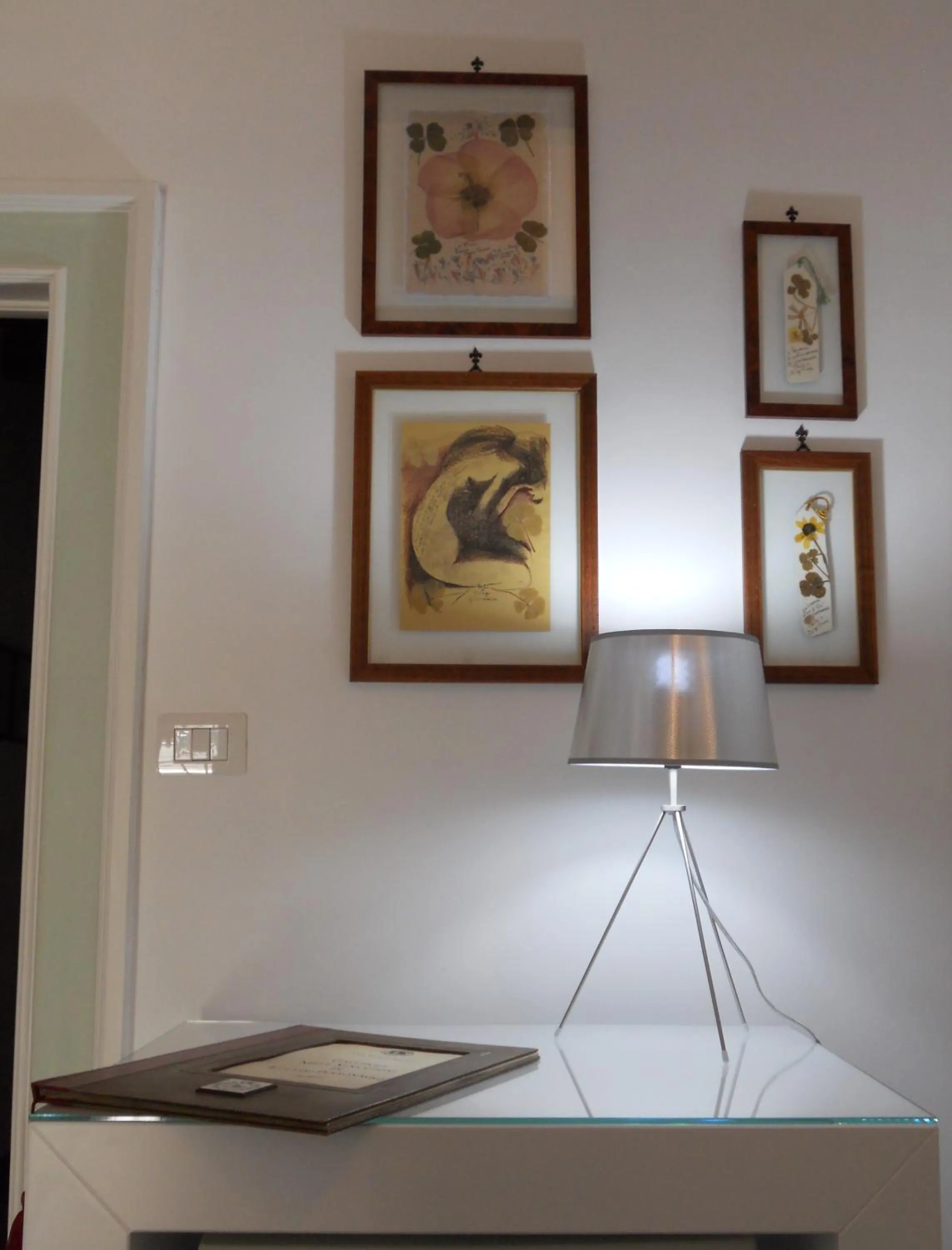 Decorative detail in Palazzo De Tomasi B&B