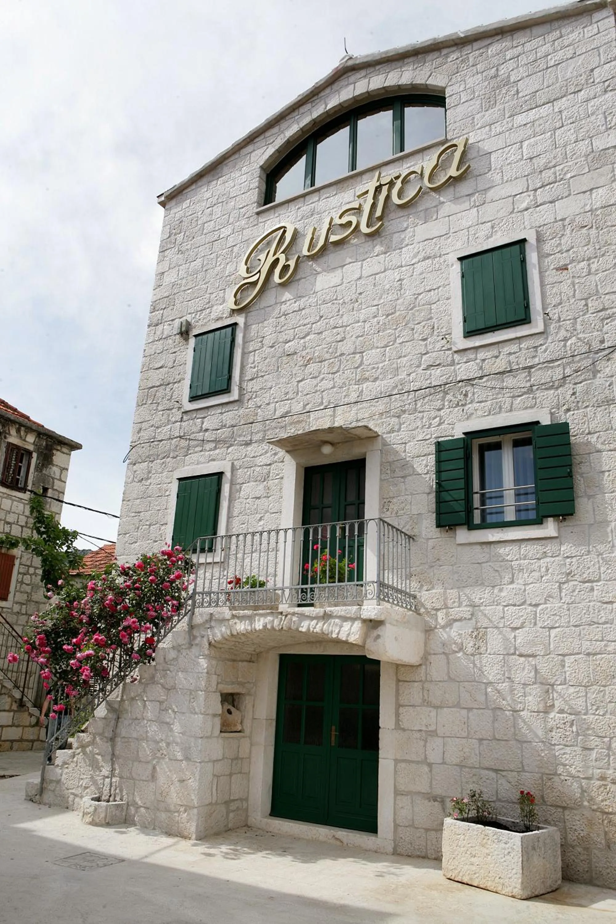 Facade/entrance in Villa Rustica Dalmatia