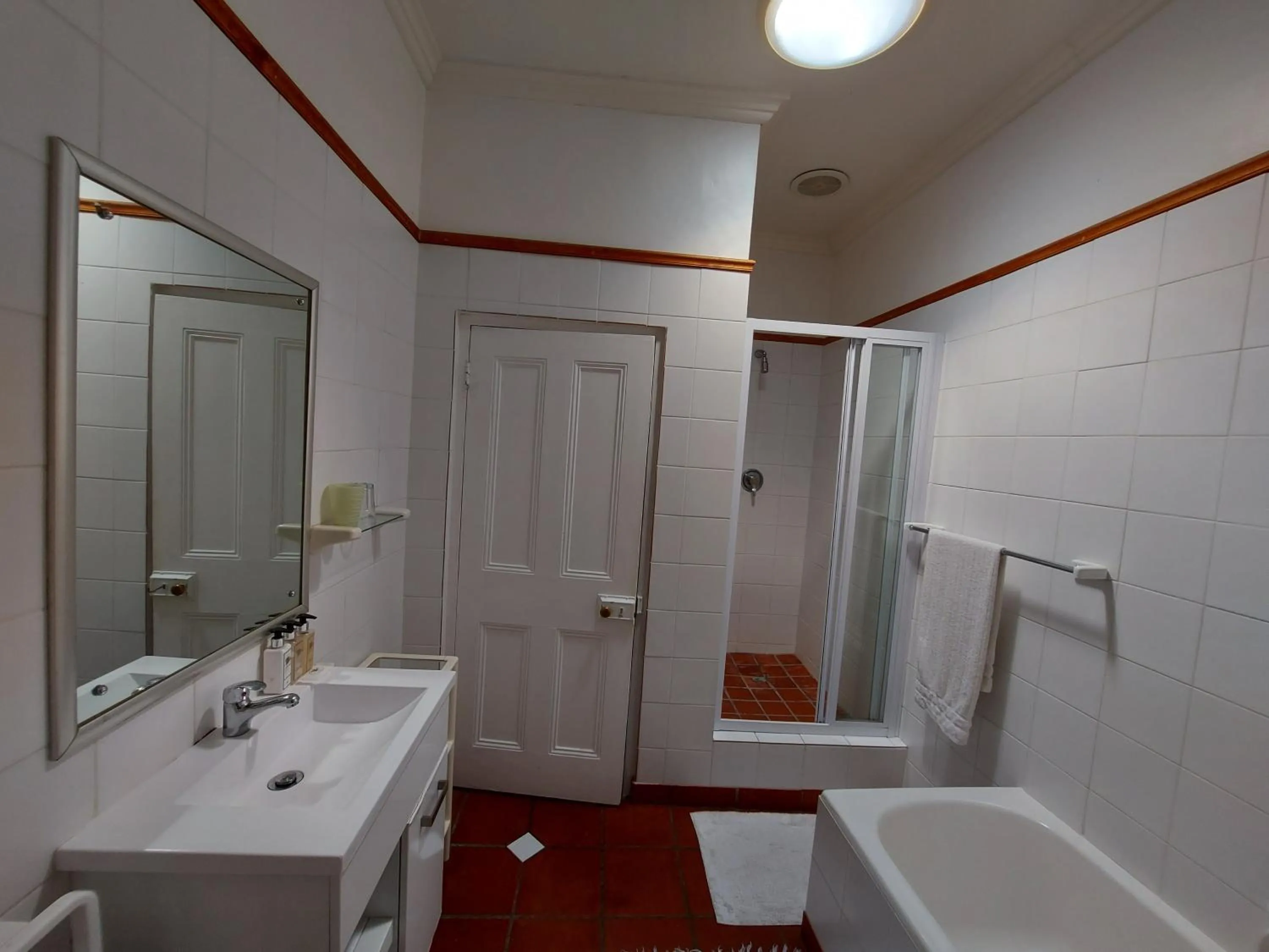 Bathroom in Newlands Guest House