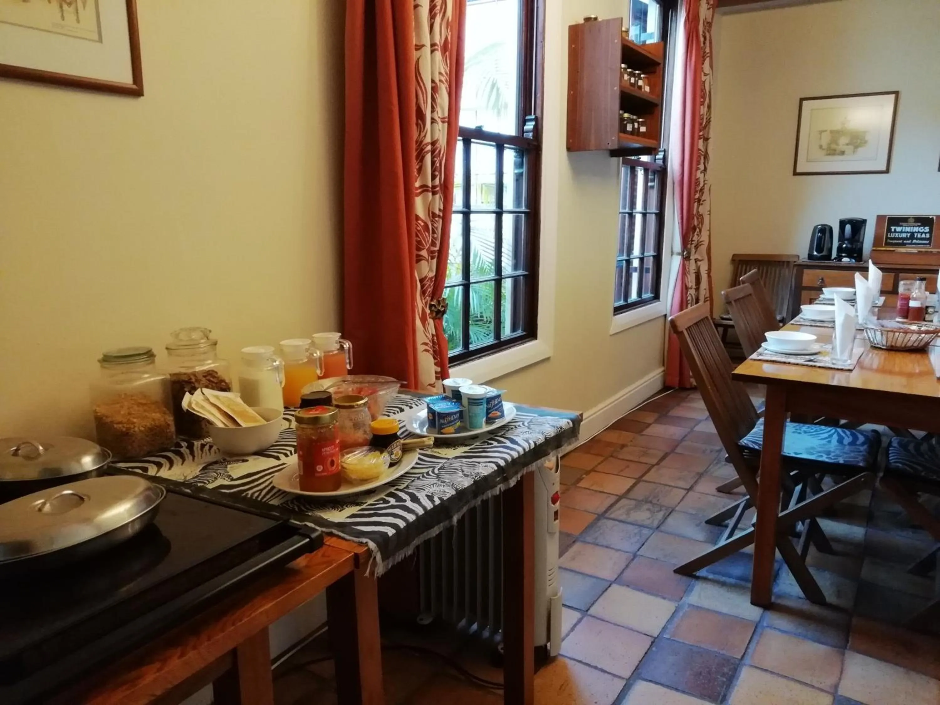 Breakfast in Newlands Guest House