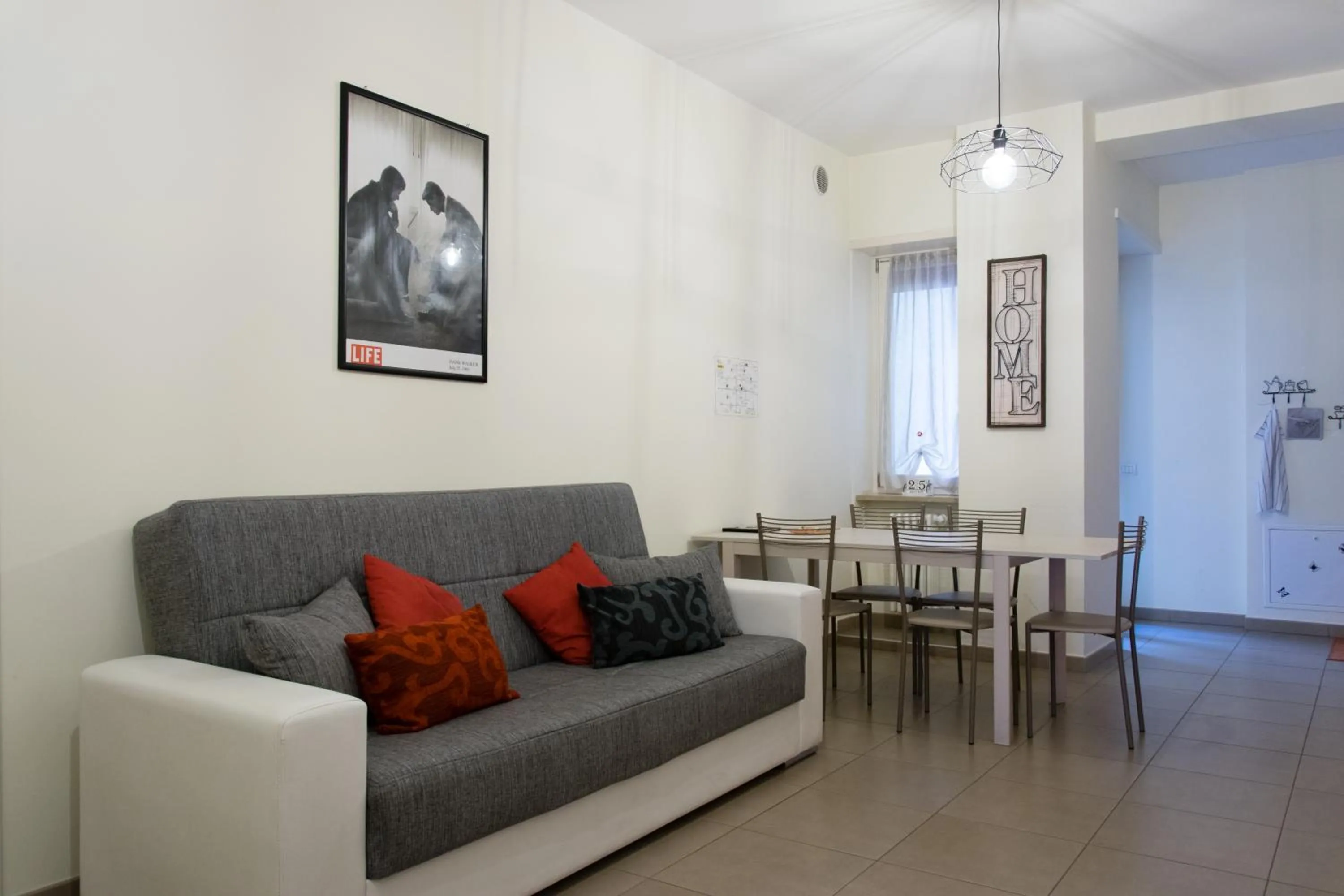 Melibi - Re Lear Apartments