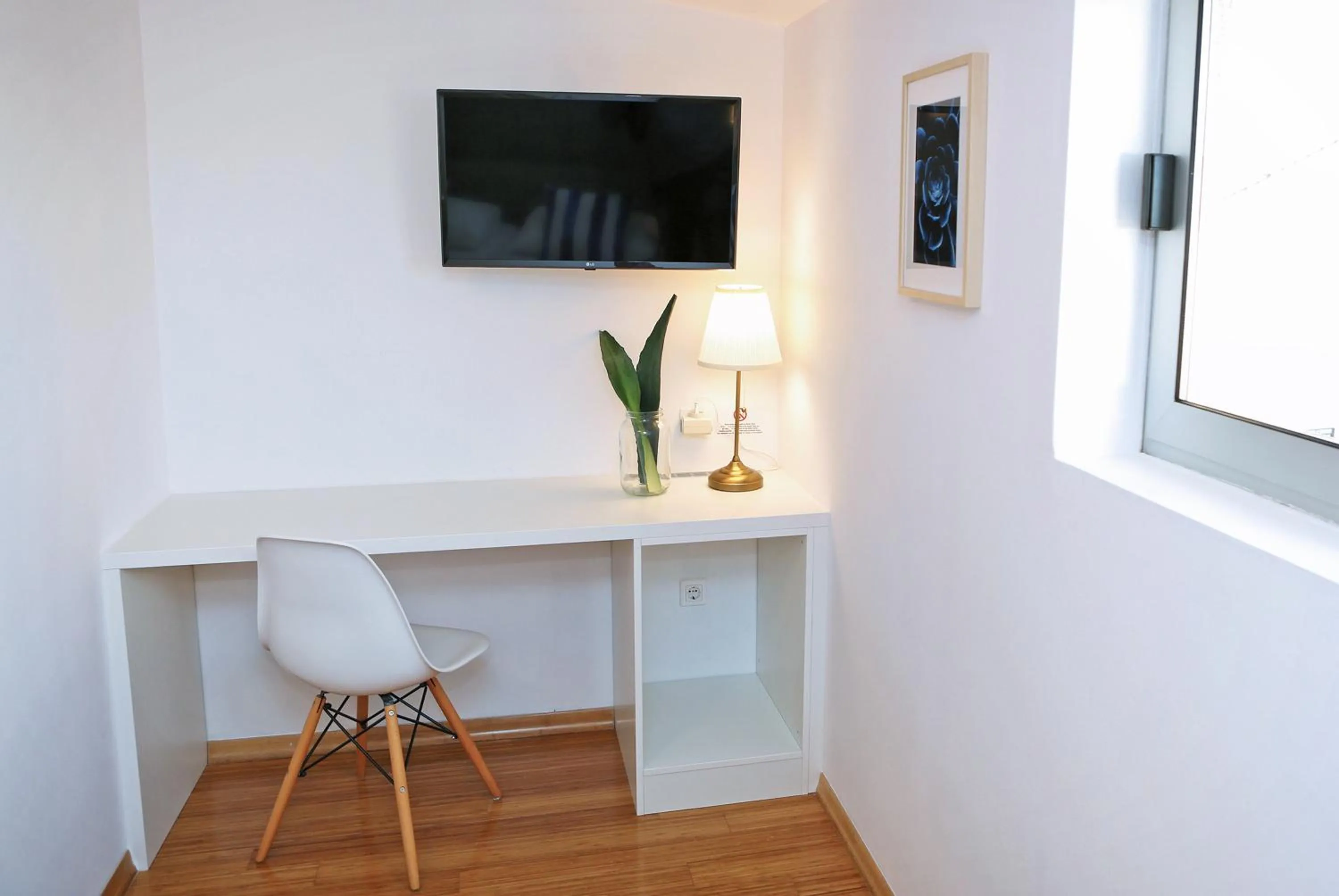 TV and multimedia in Hotel Delfin