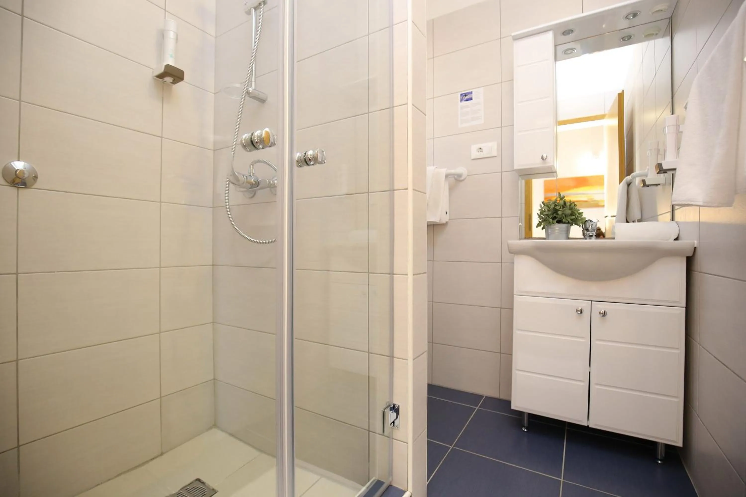 Bedroom in Hotel Delfin