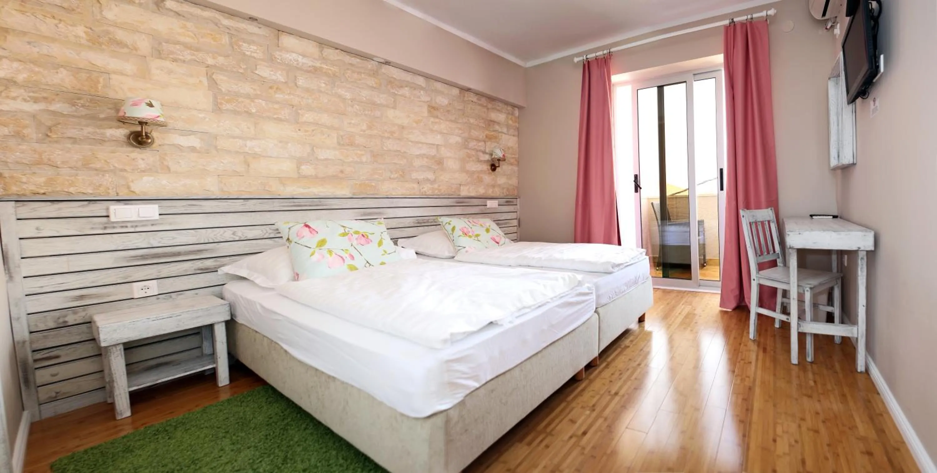 Photo of the whole room, Bed in Hotel Delfin