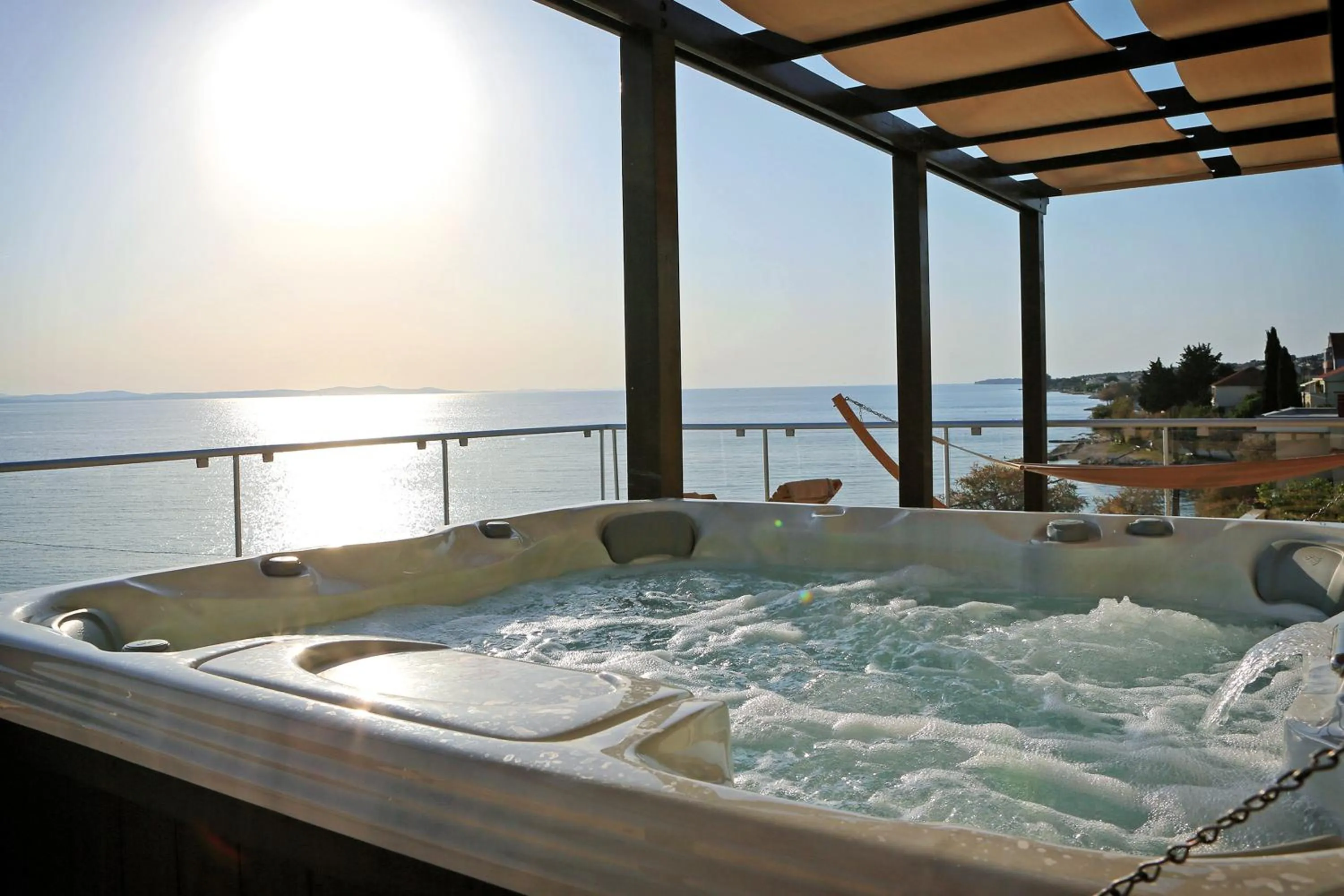 Hot Tub in Hotel Delfin