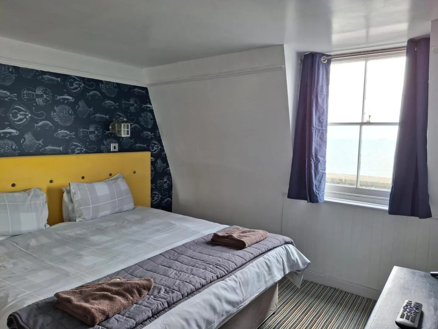 Sea view, Bed in The Leam Hotel