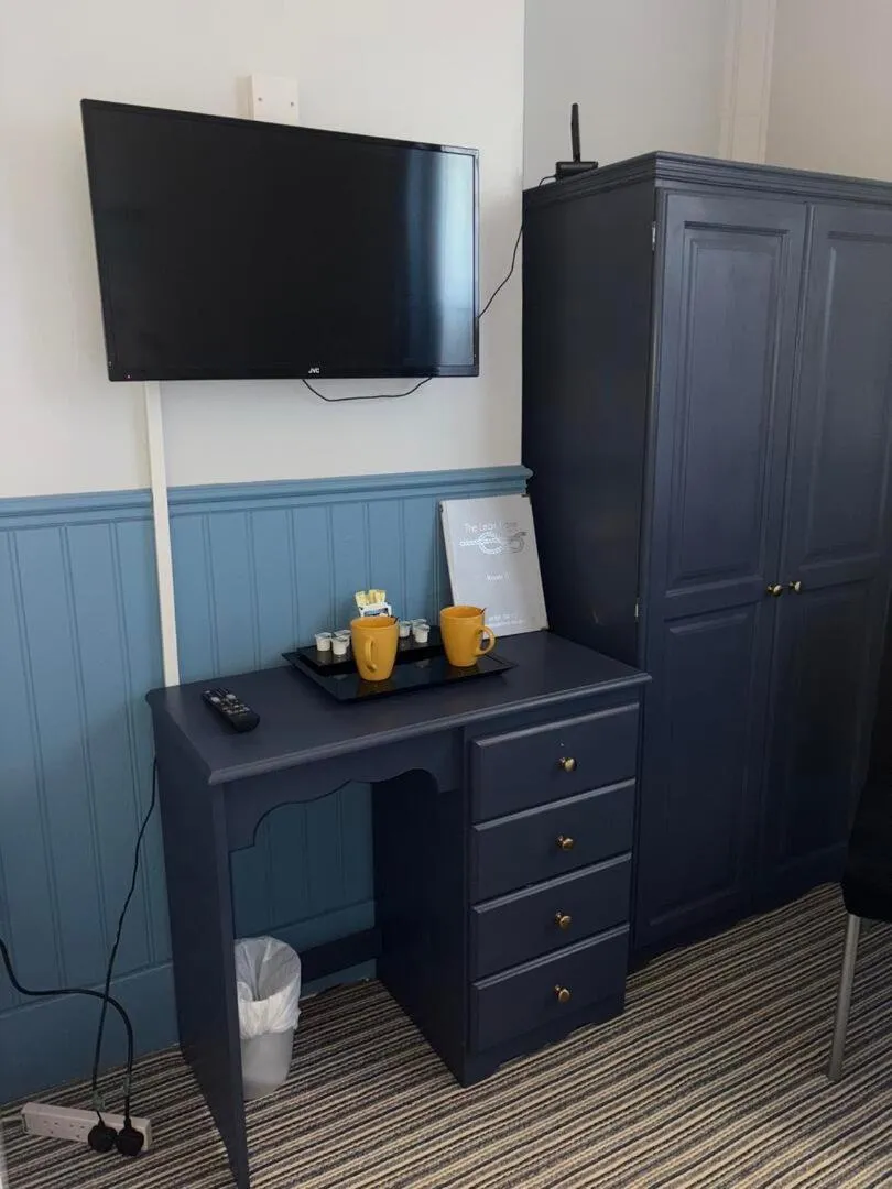 Bedroom in The Leam Hotel