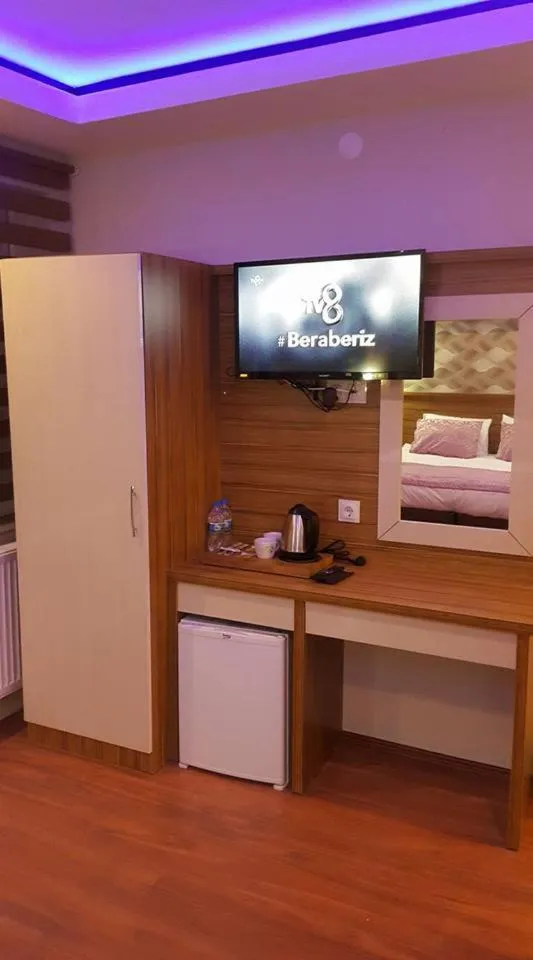 Seating area, Bed in Göznur Otel